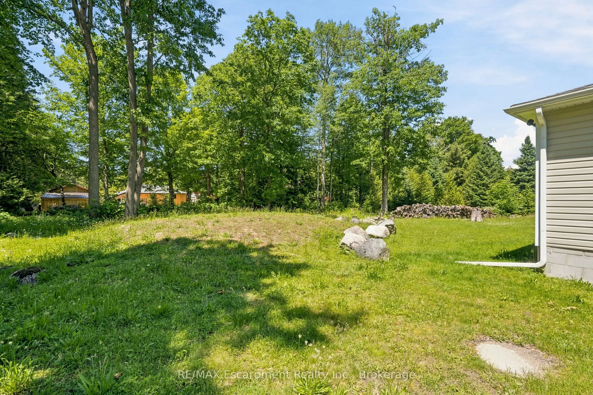 16 Hiawatha Road