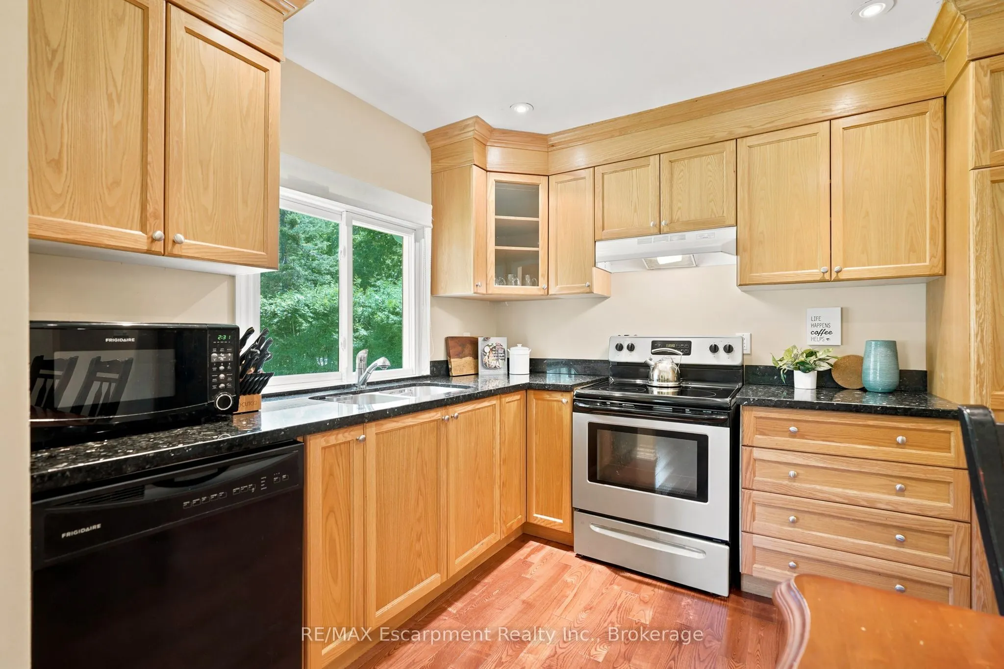 16 Hiawatha Road
