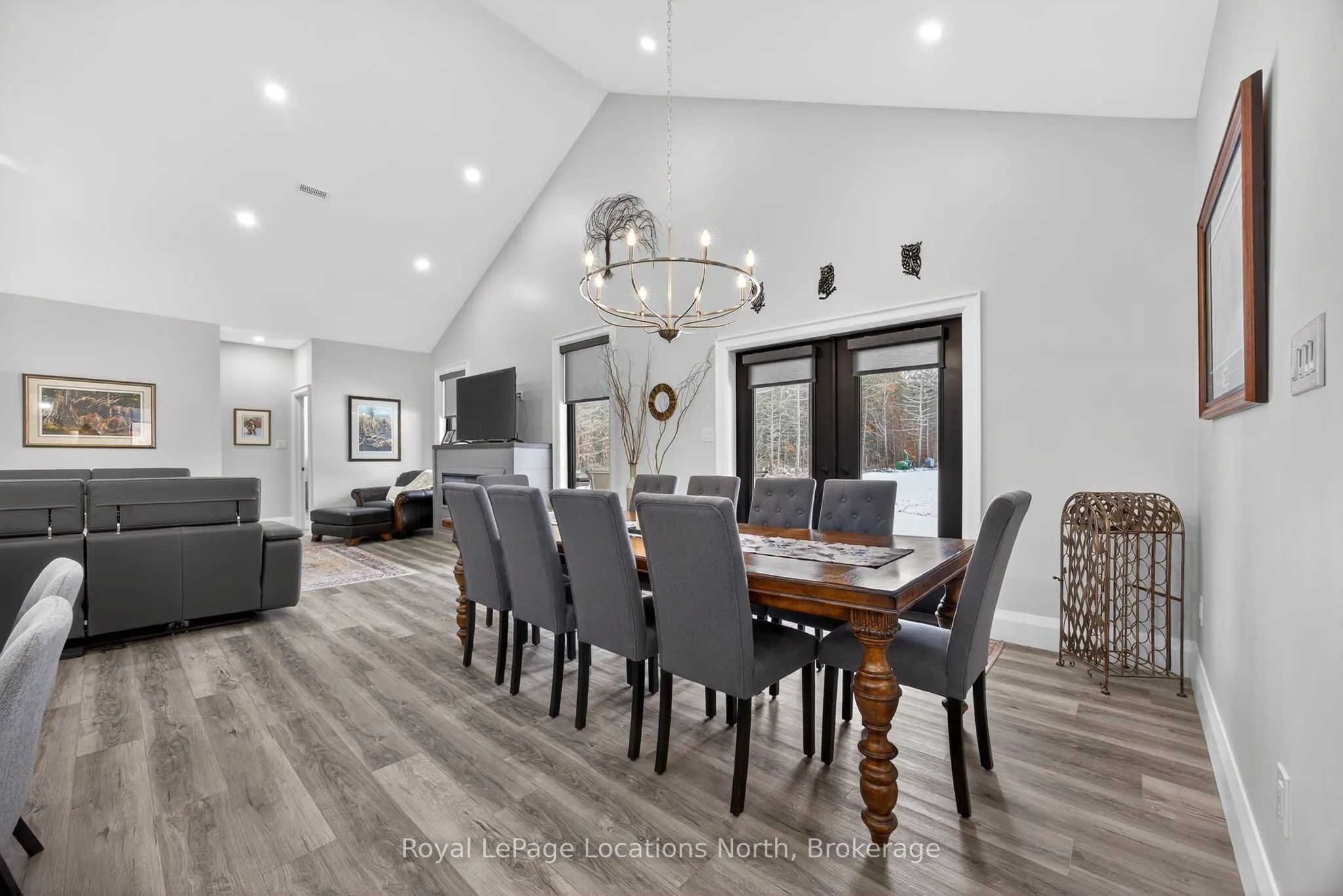 3511 Rainbow Valley Road W
