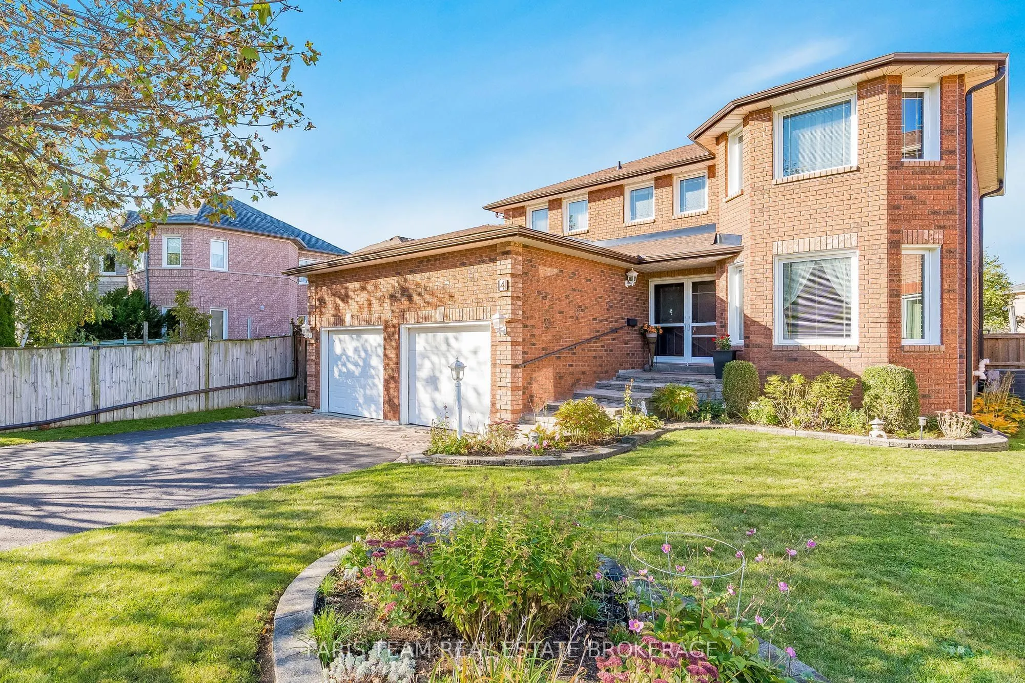 4 O'shaughnessy Crescent