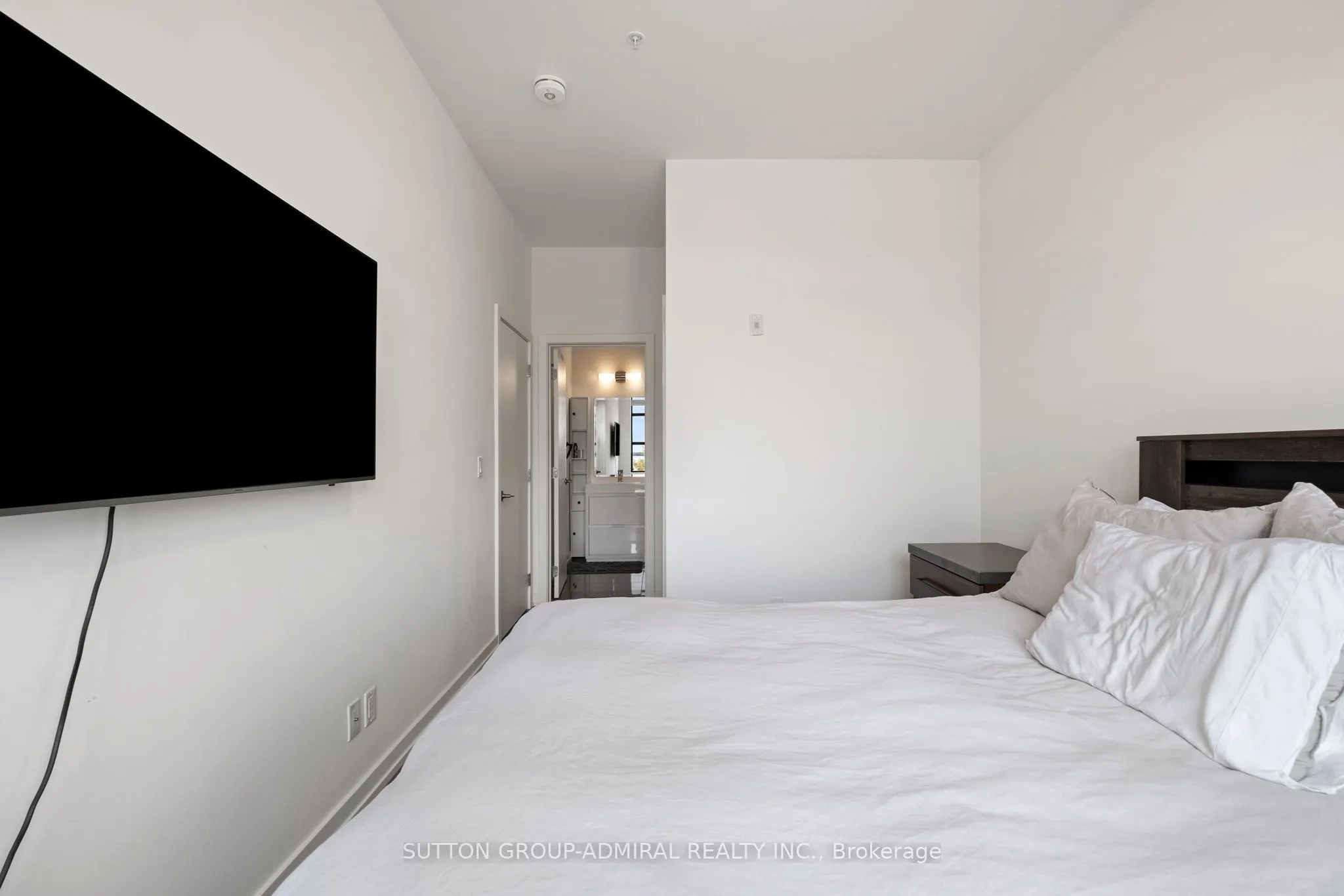 21 Matchedash Street #305