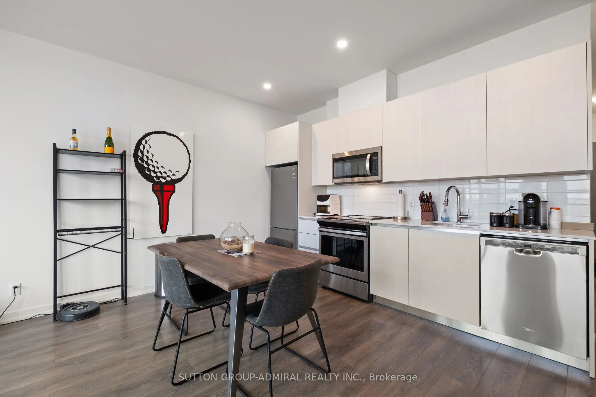 21 Matchedash Street #305