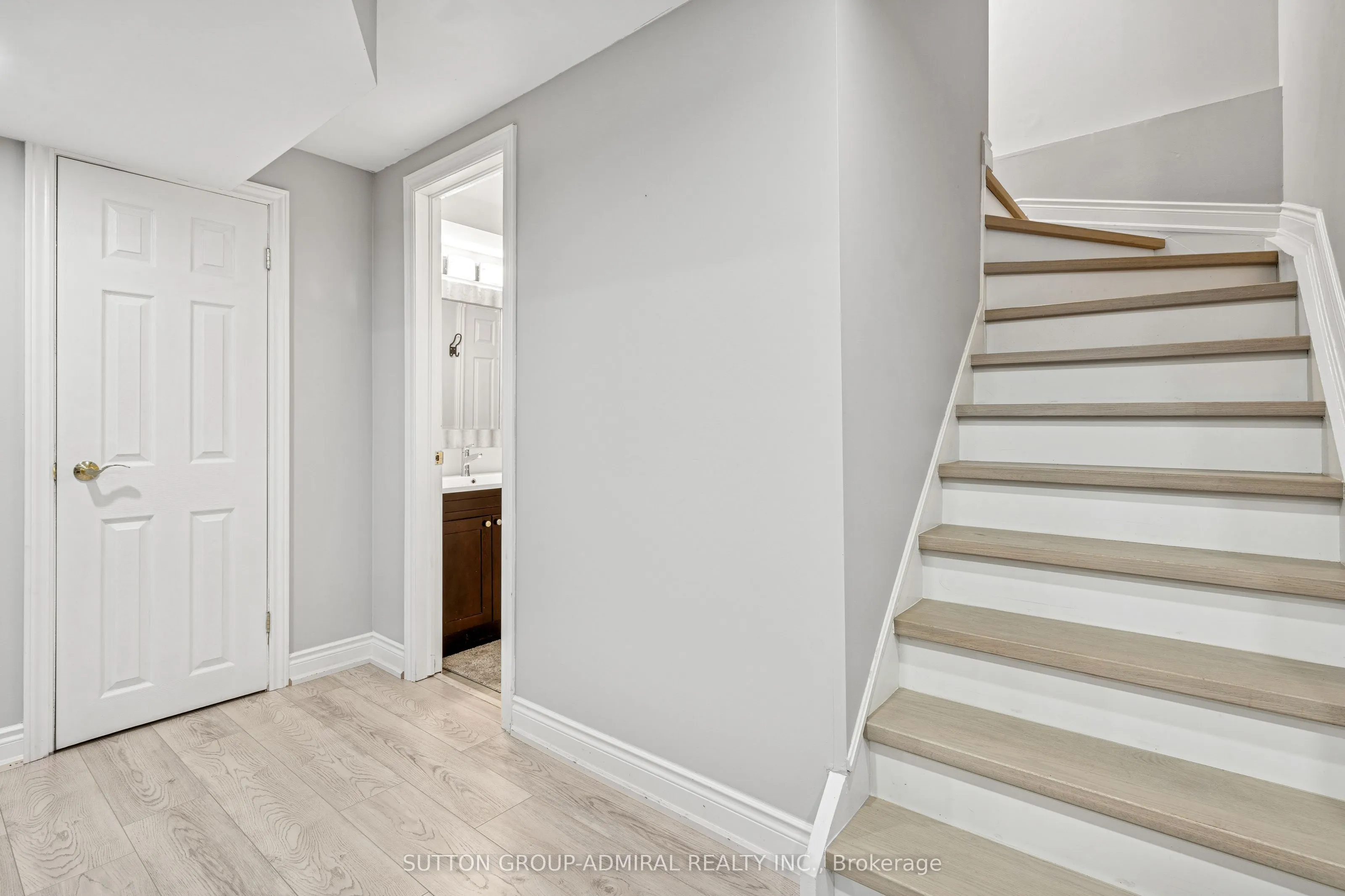 39 CHURCHLAND Drive