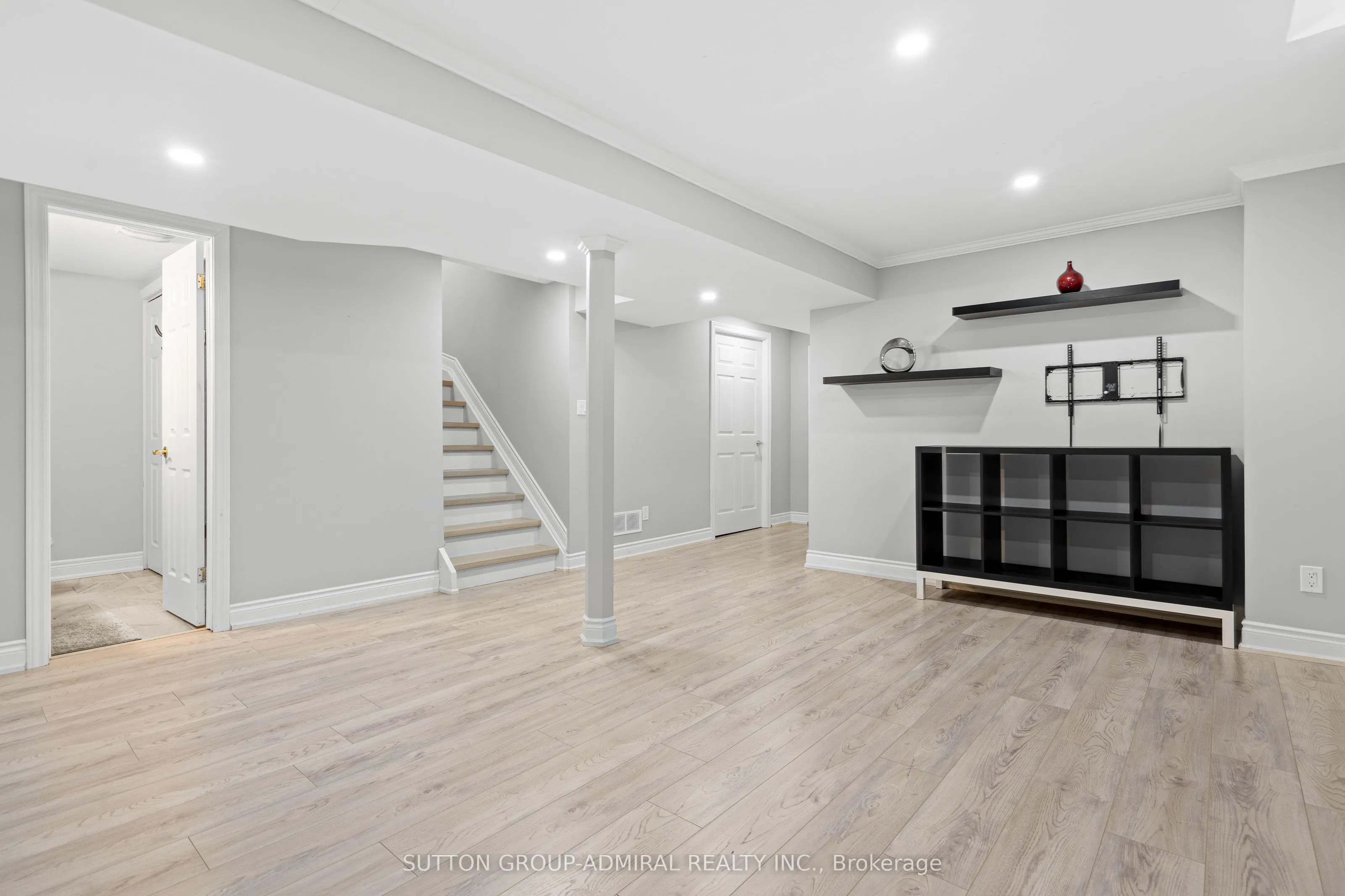 39 CHURCHLAND Drive