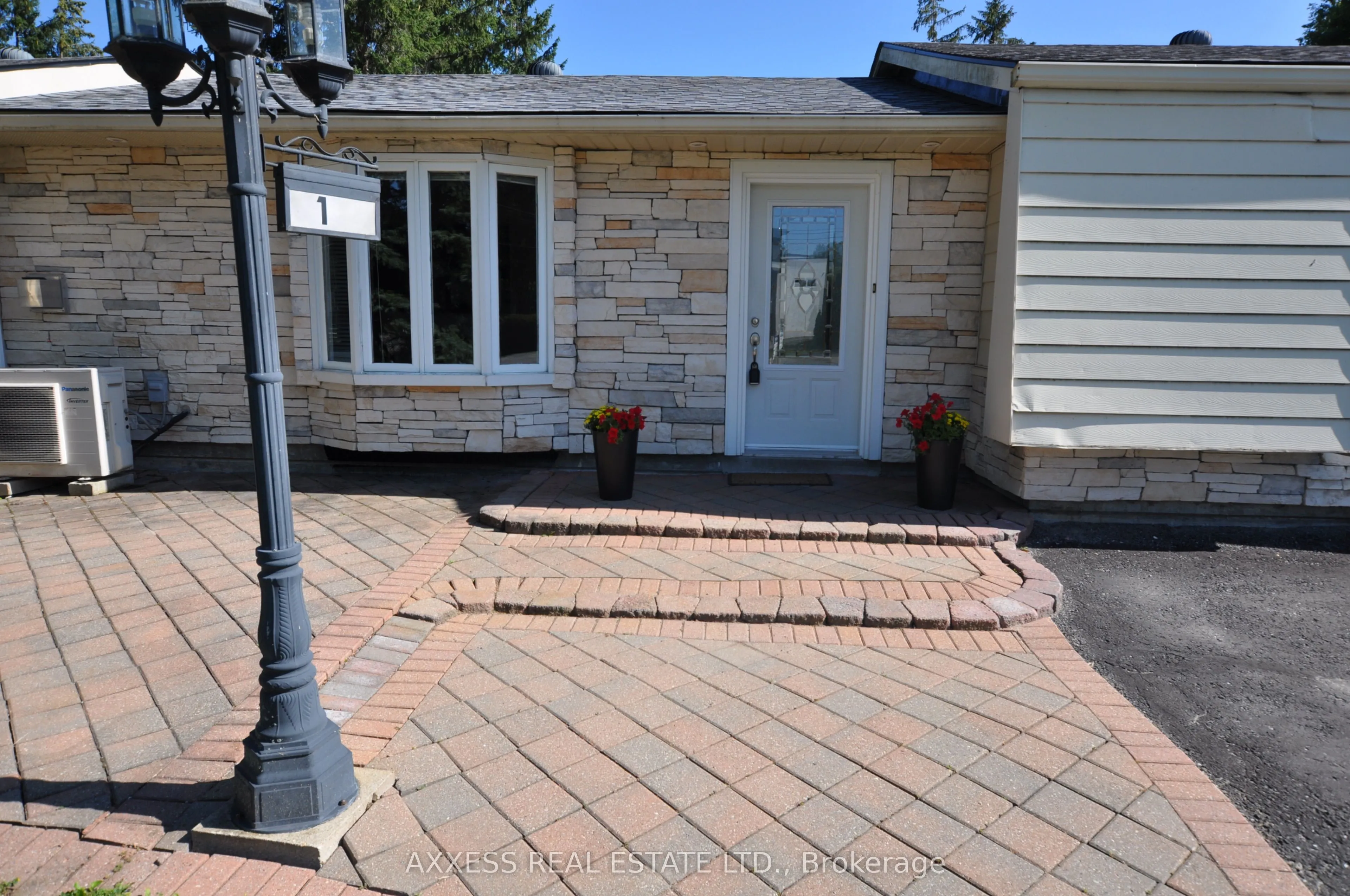 1 Pinetree Court