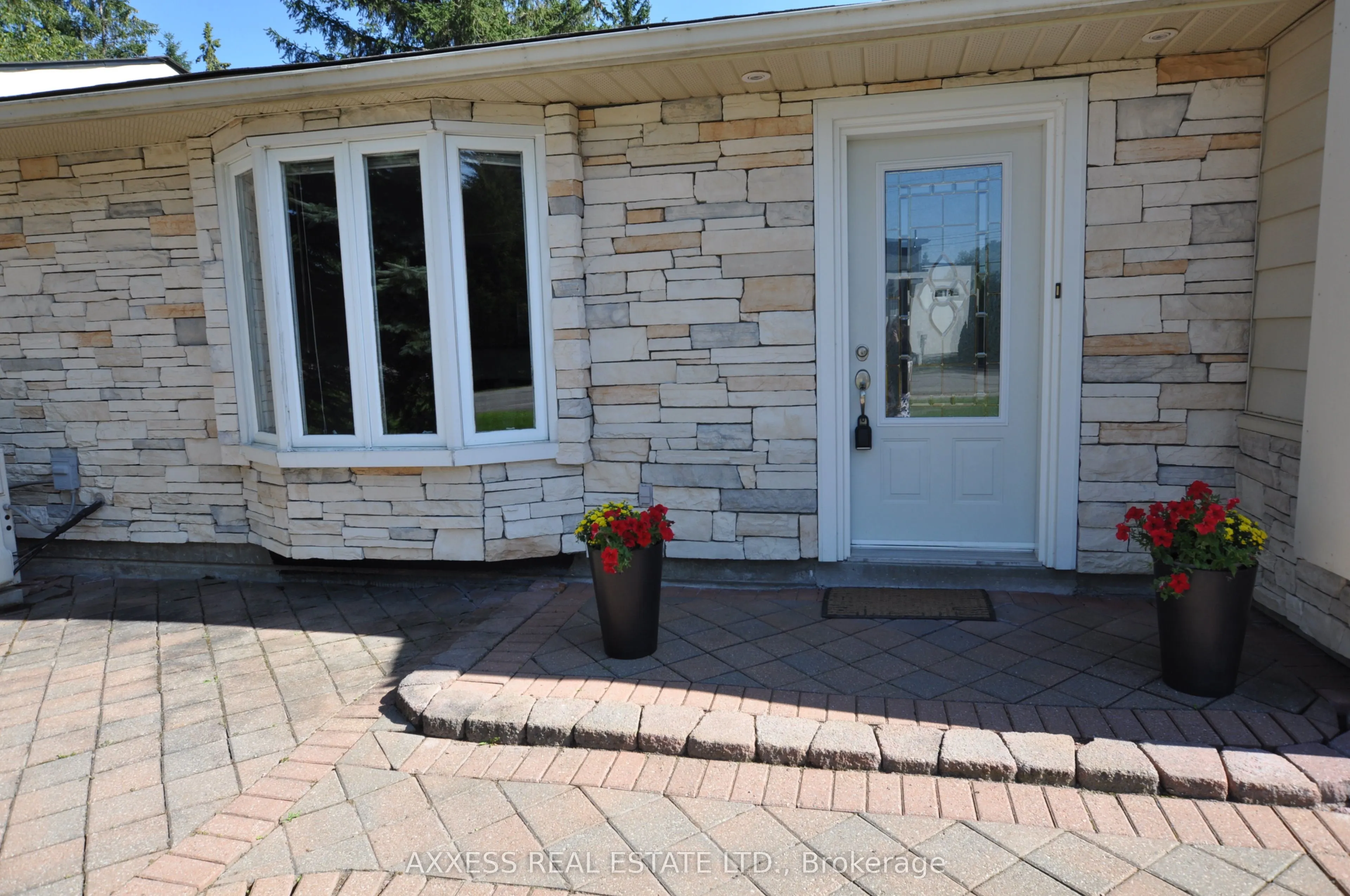 1 Pinetree Court