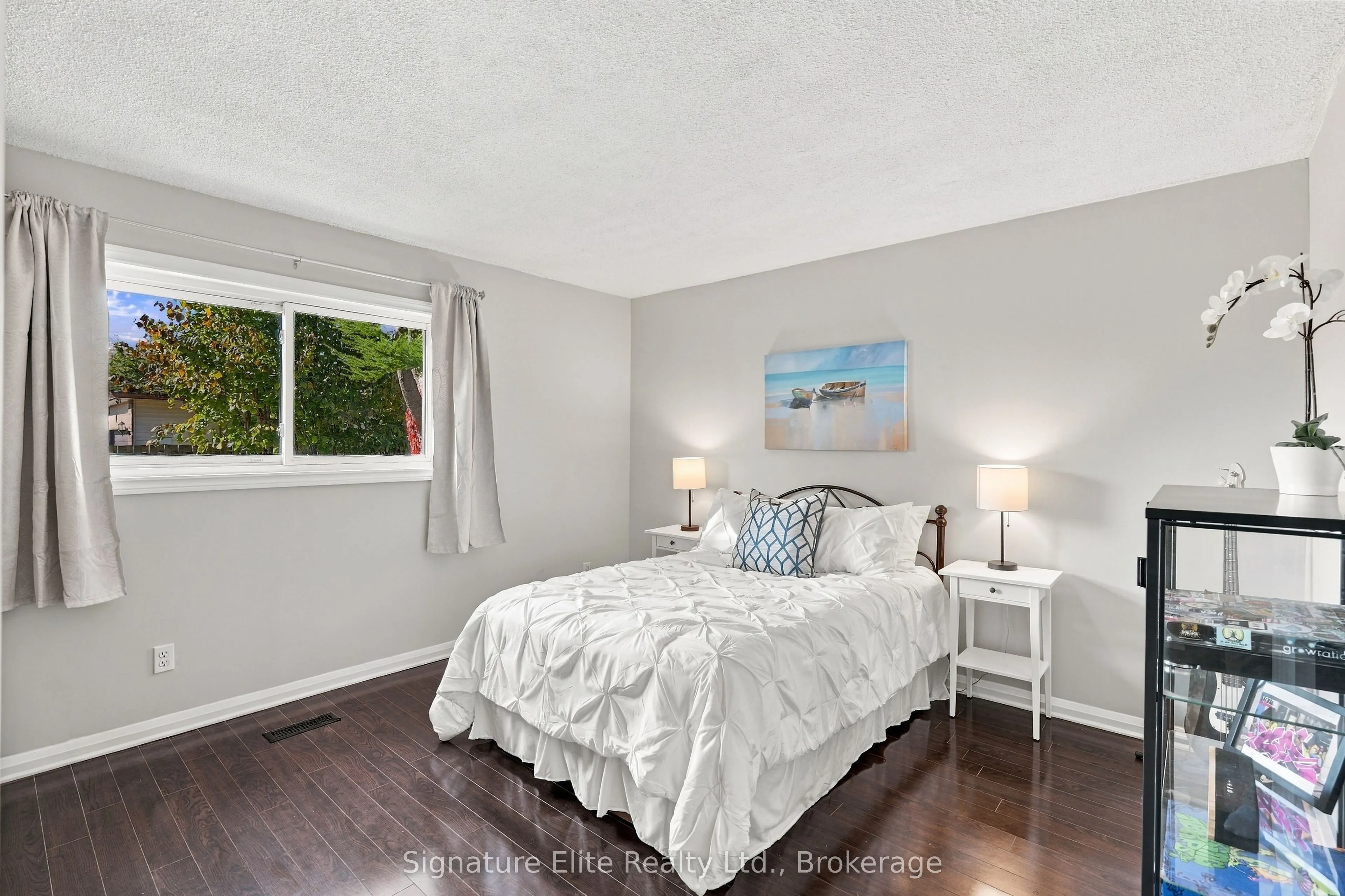 44 Bronte Crescent