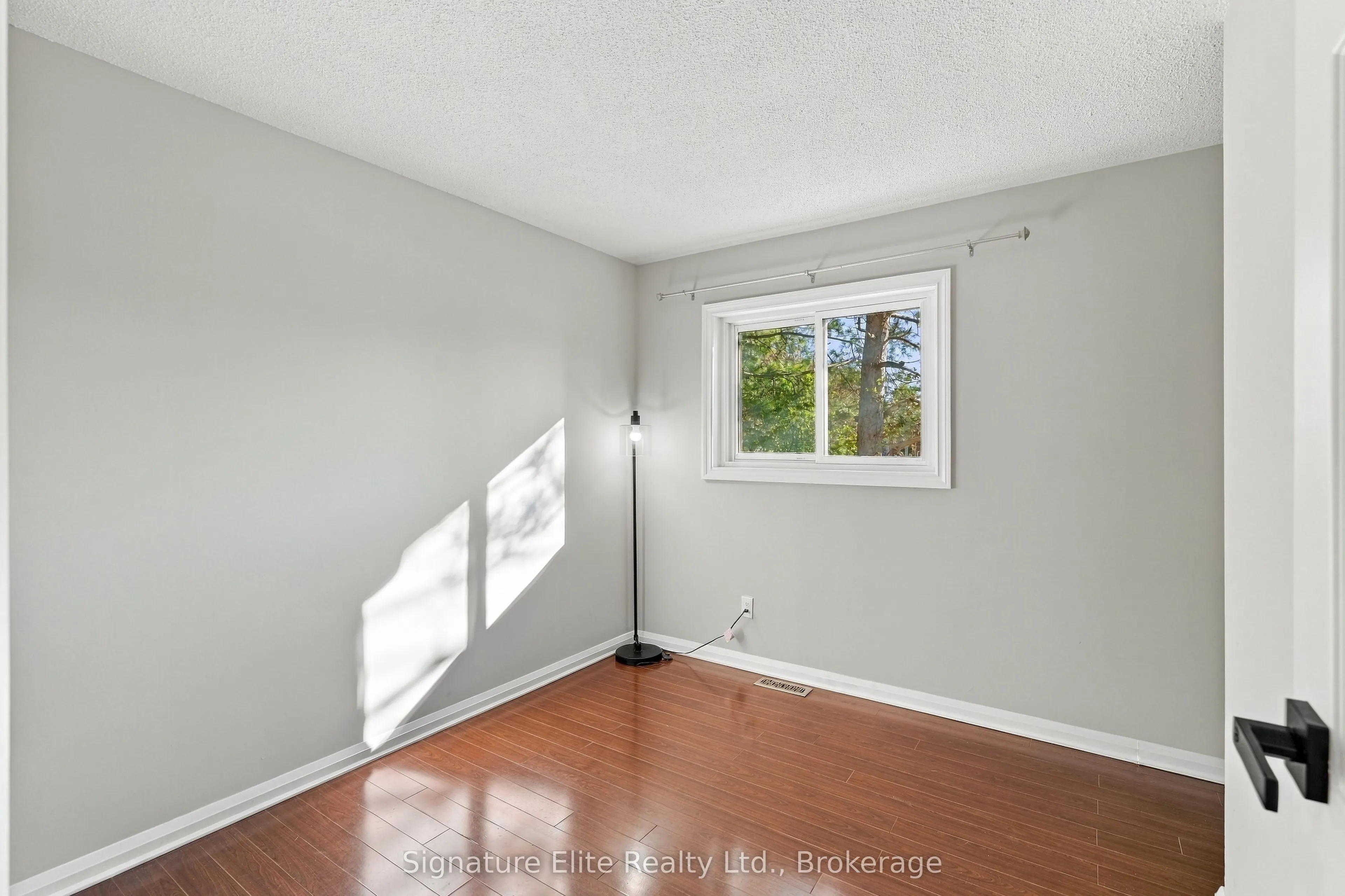 44 Bronte Crescent
