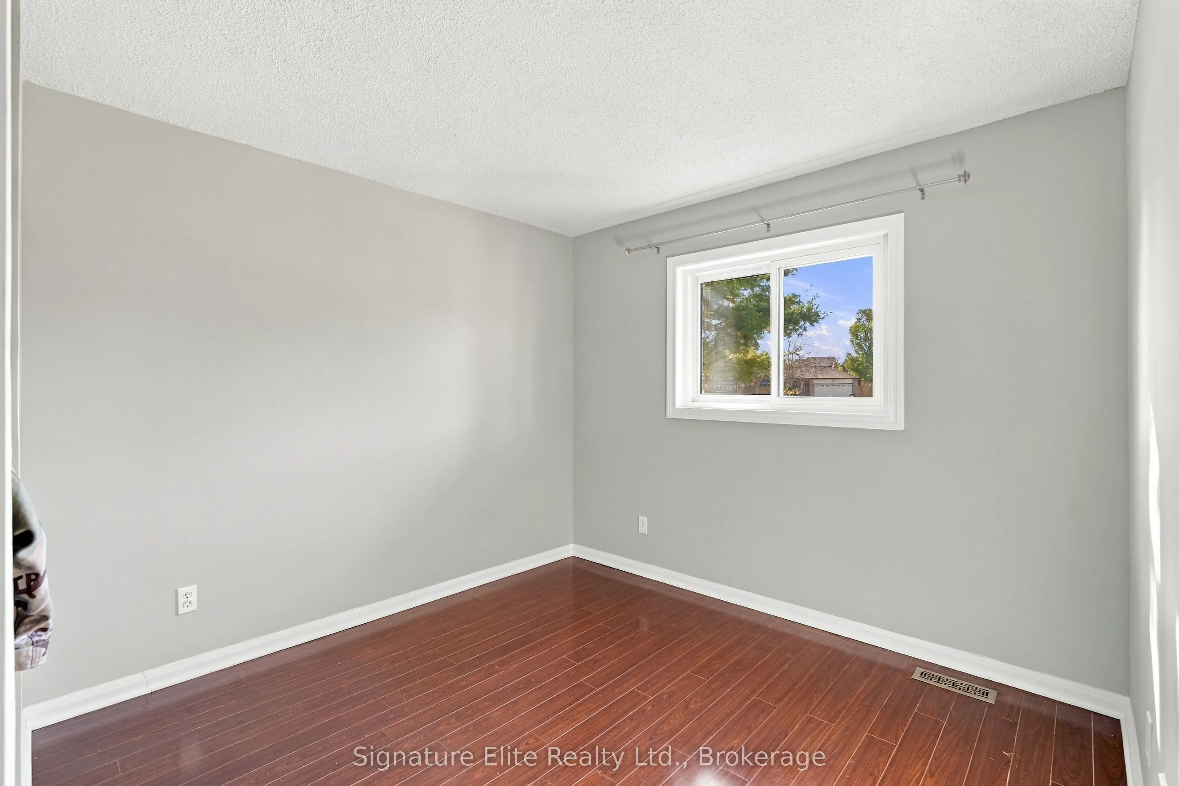 44 Bronte Crescent
