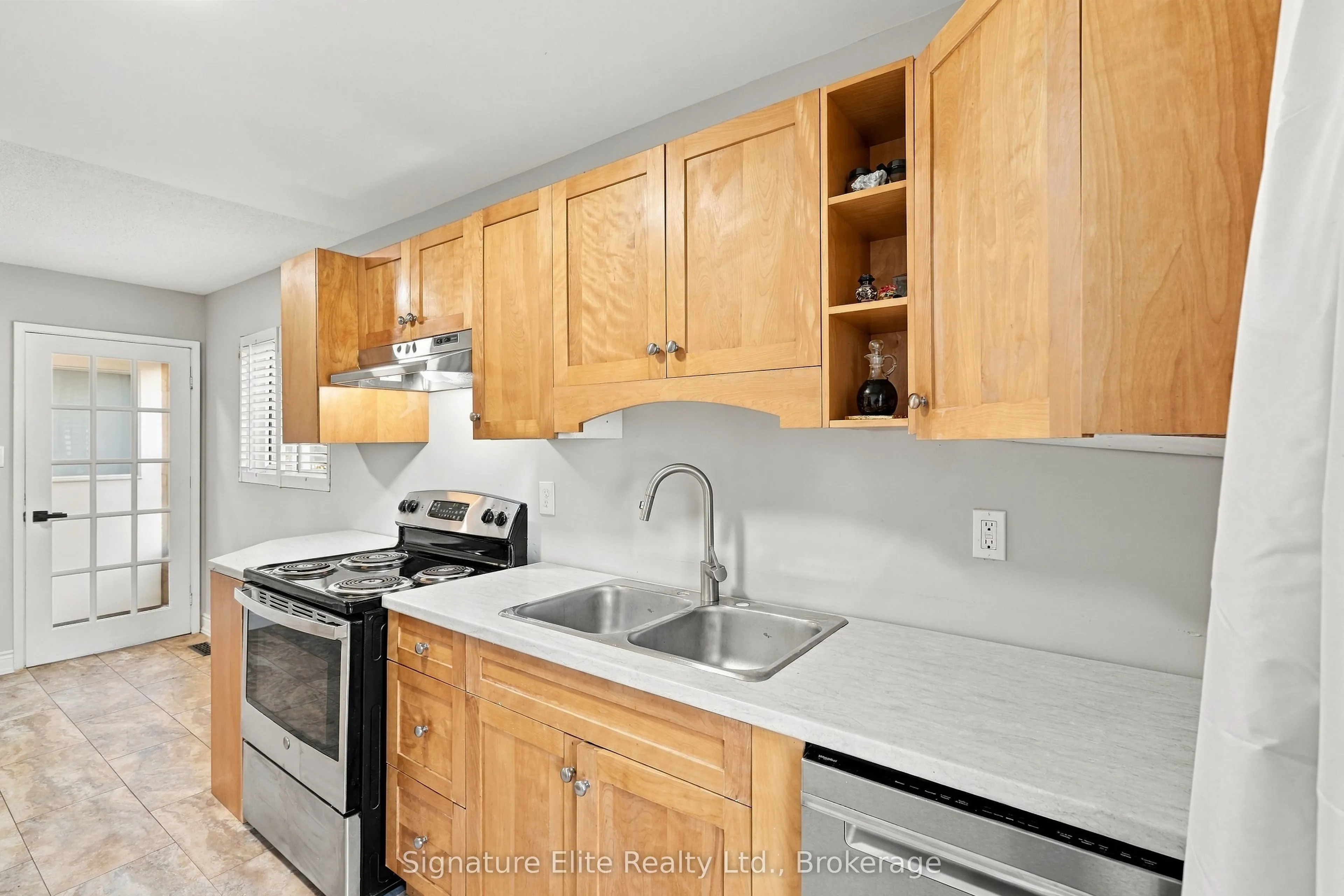 44 Bronte Crescent