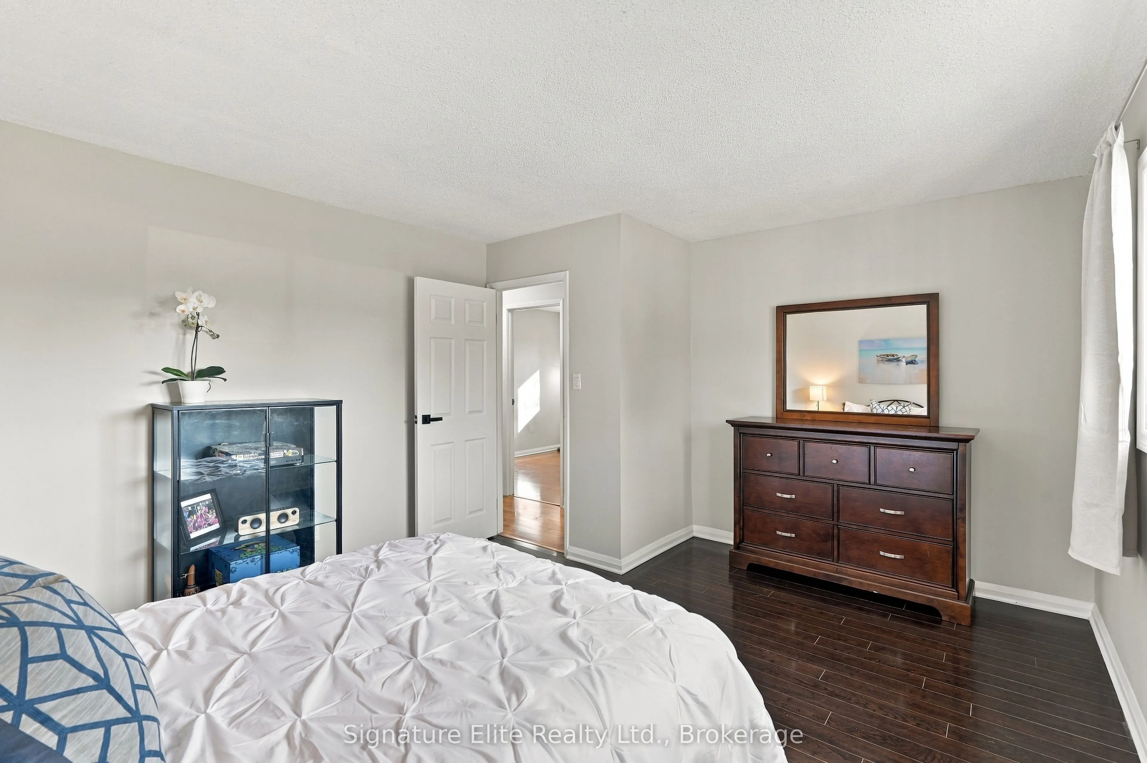 44 Bronte Crescent