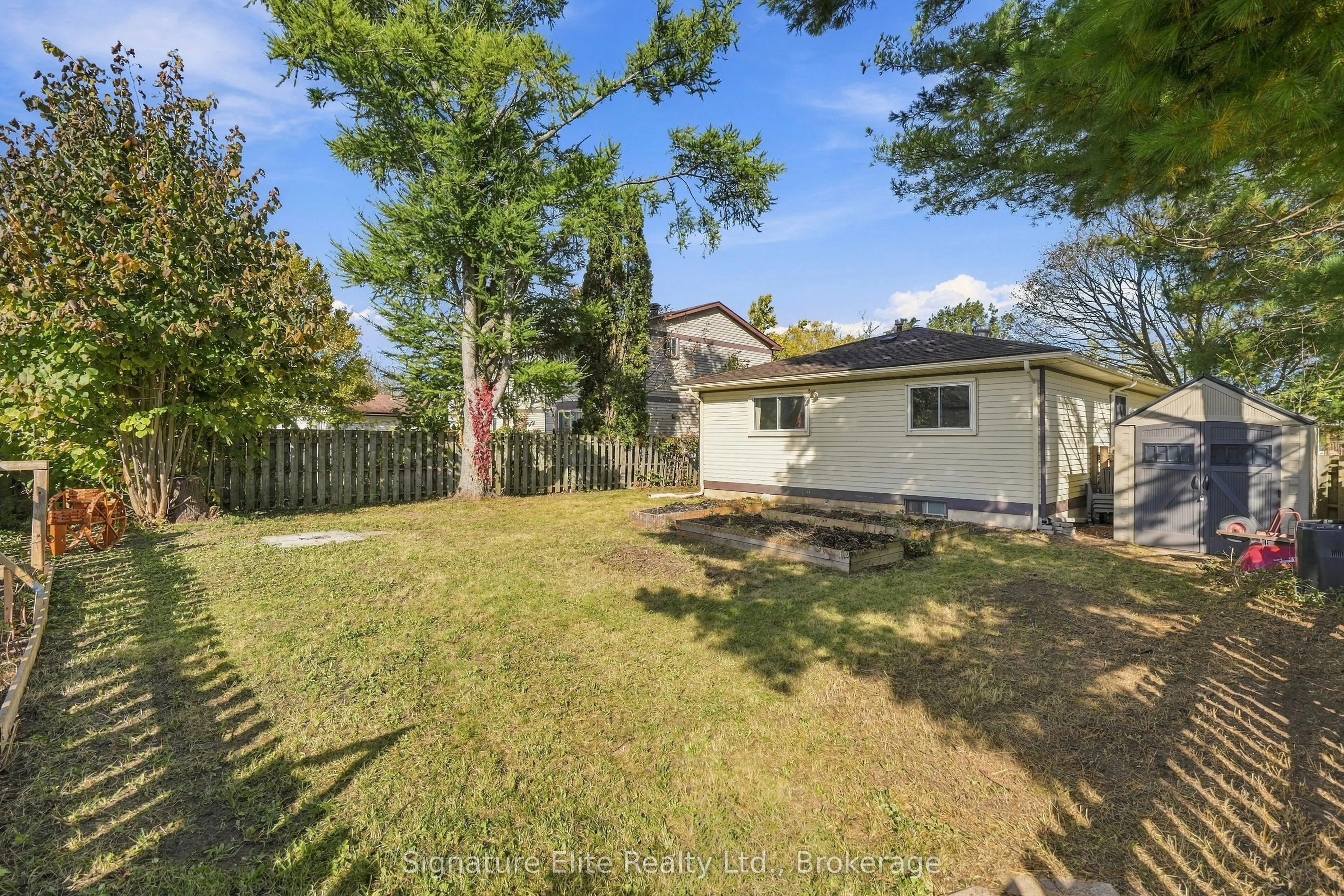 44 Bronte Crescent