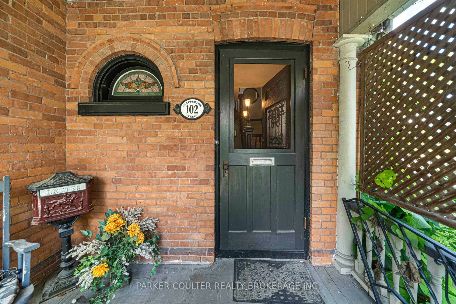 102 Clapperton Street