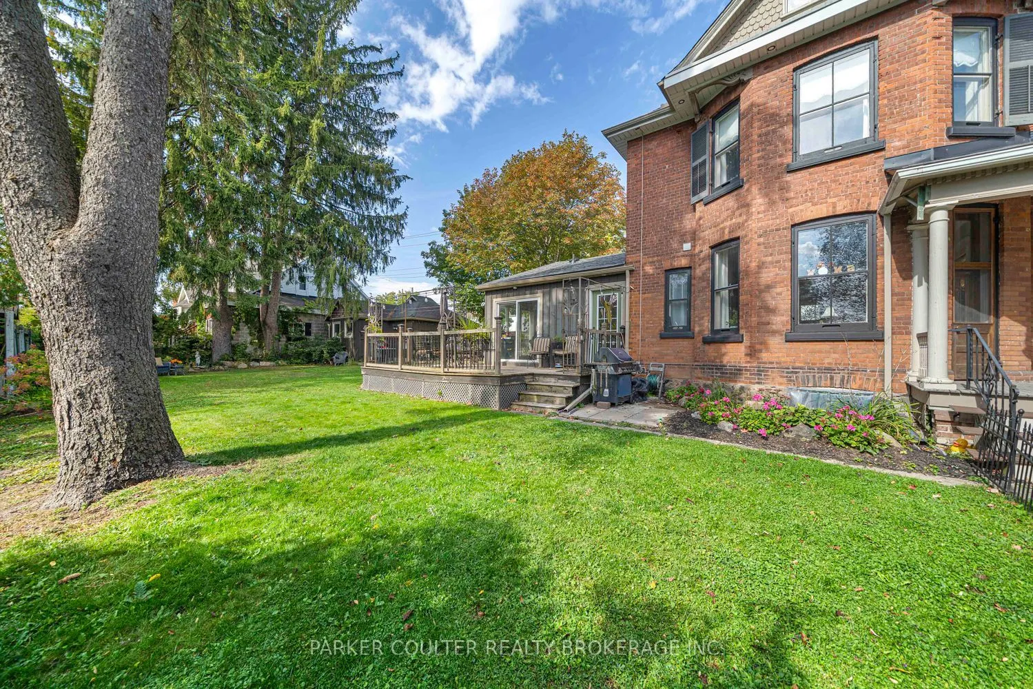 102 Clapperton Street