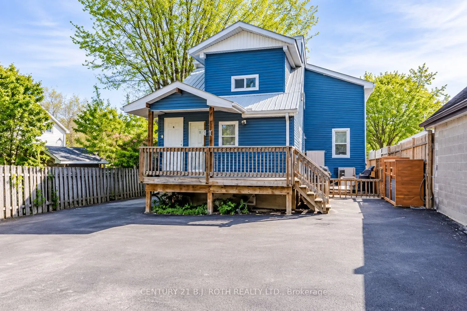 371 EAST ST ORILLIA Street