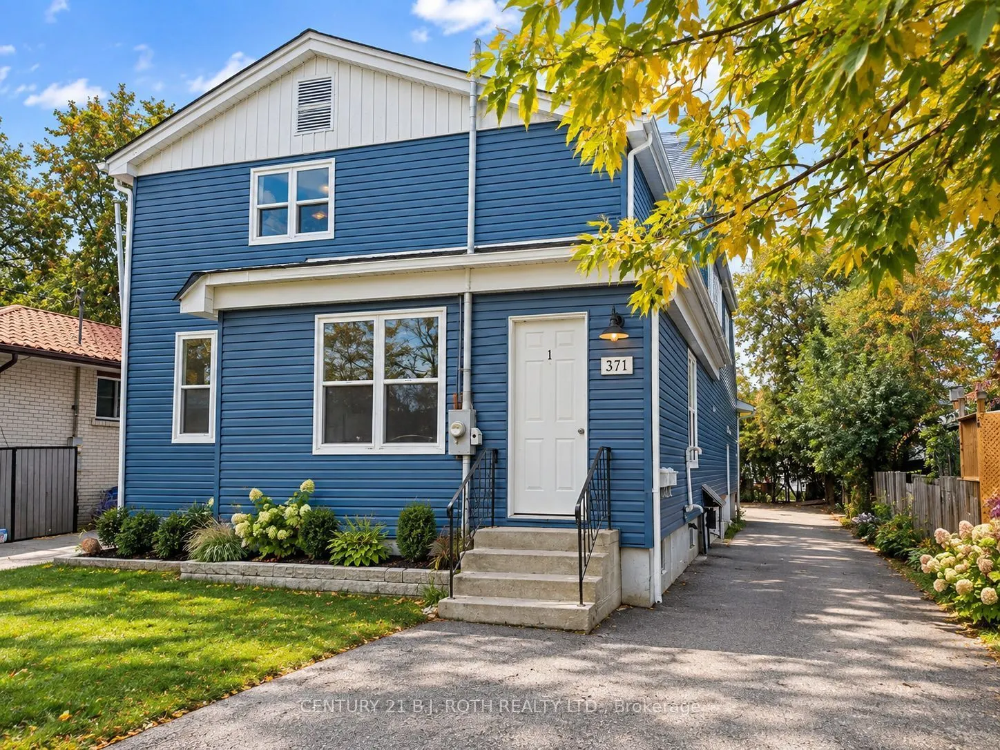 371 EAST ST ORILLIA Street