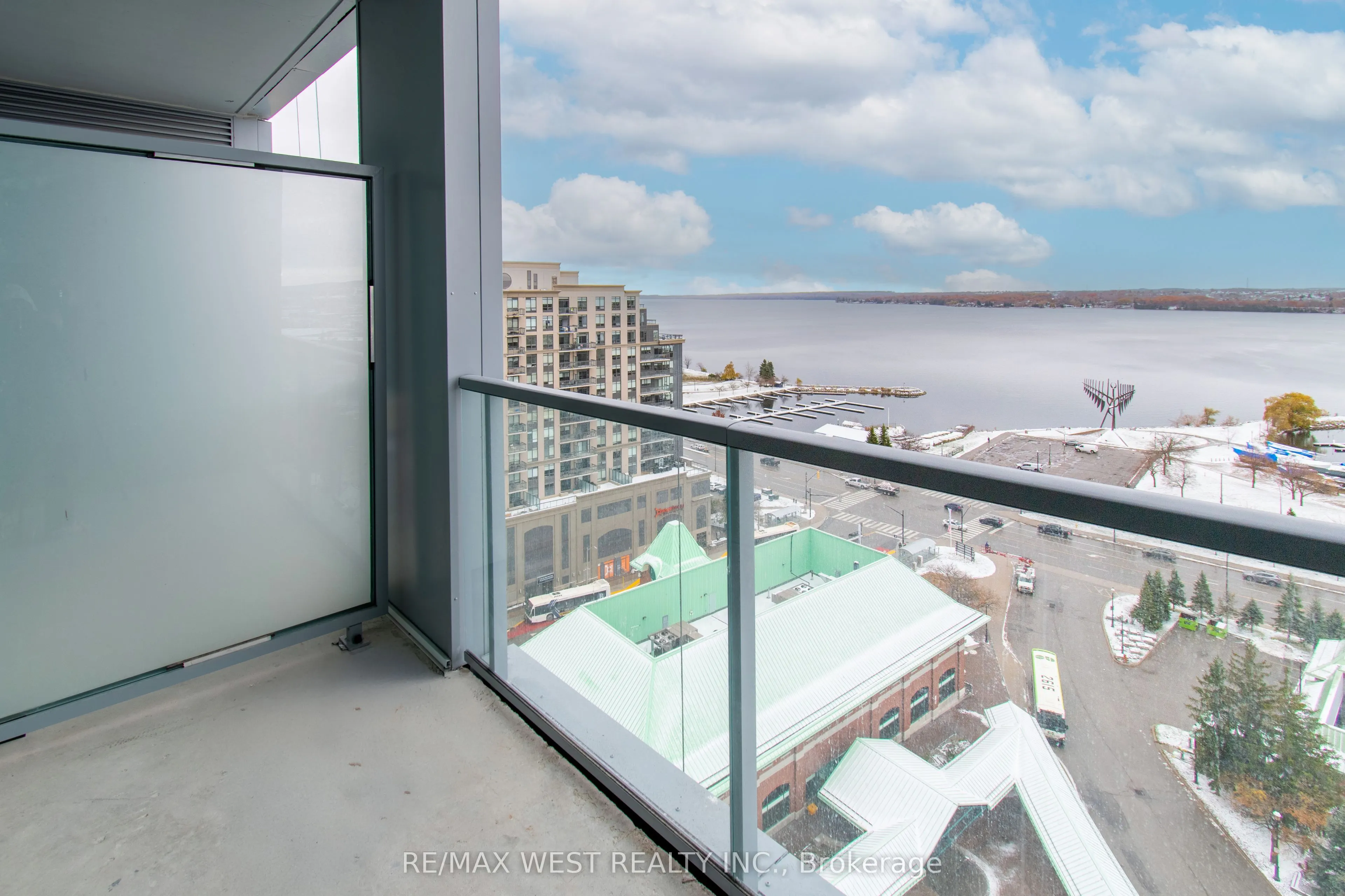 39 Mary Street #1210