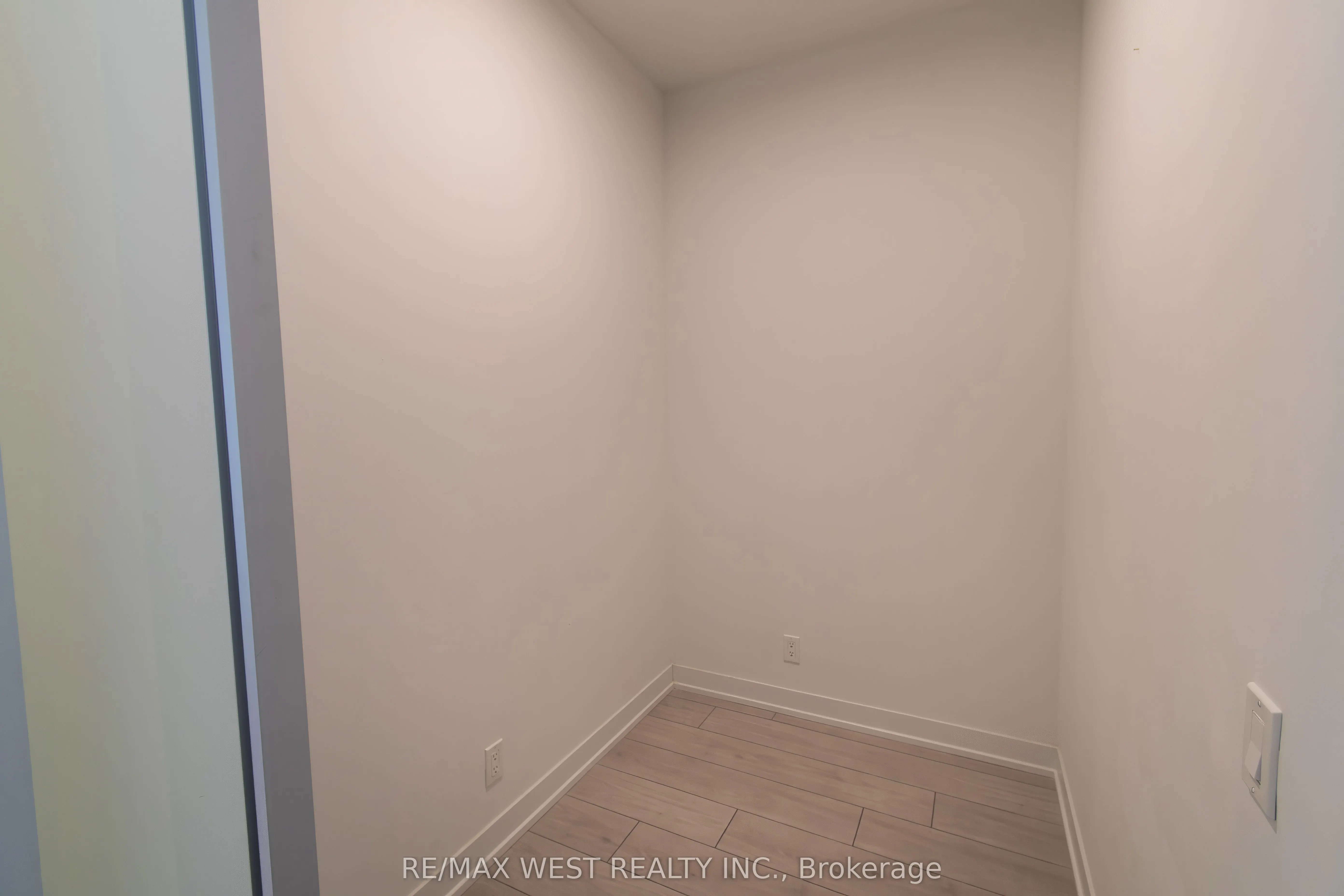 39 Mary Street #1210