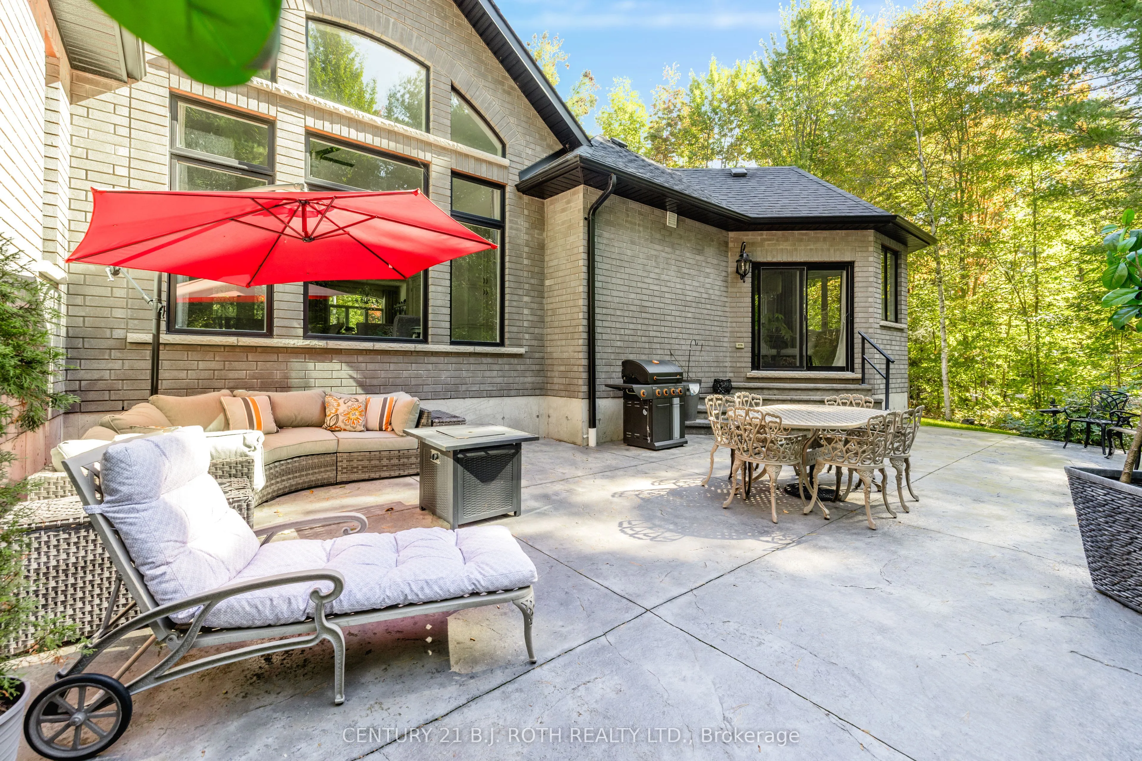 2 Sycamore Circle