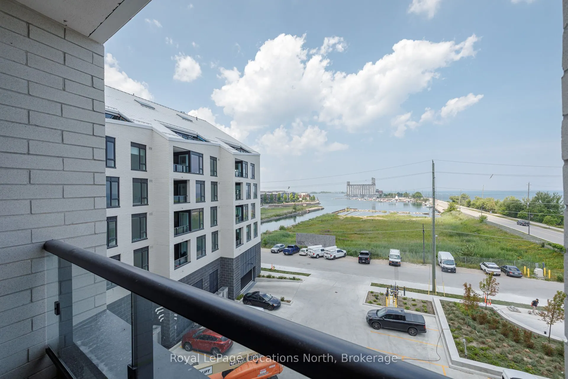 31 Huron Street #403