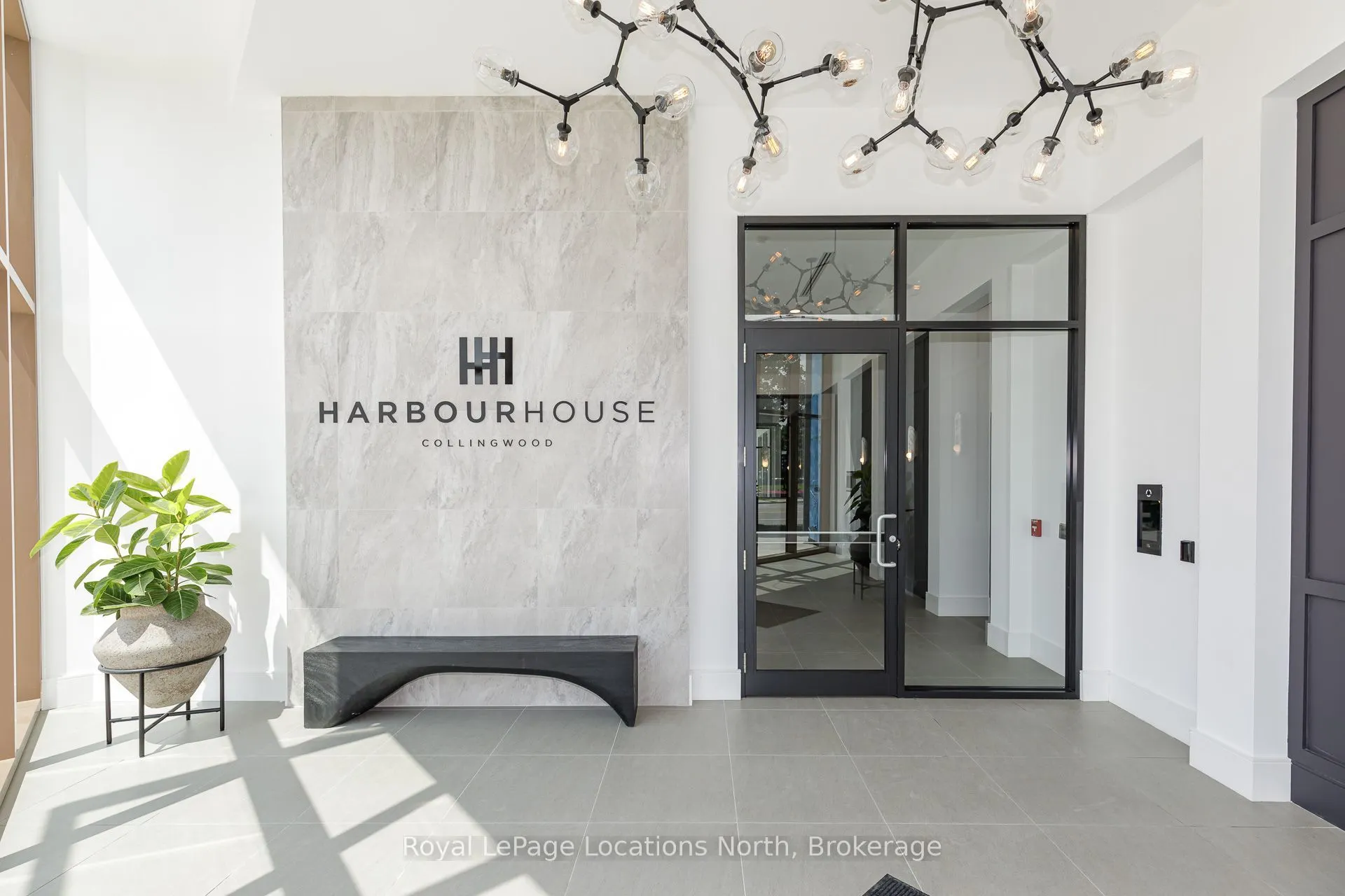 31 Huron Street #403