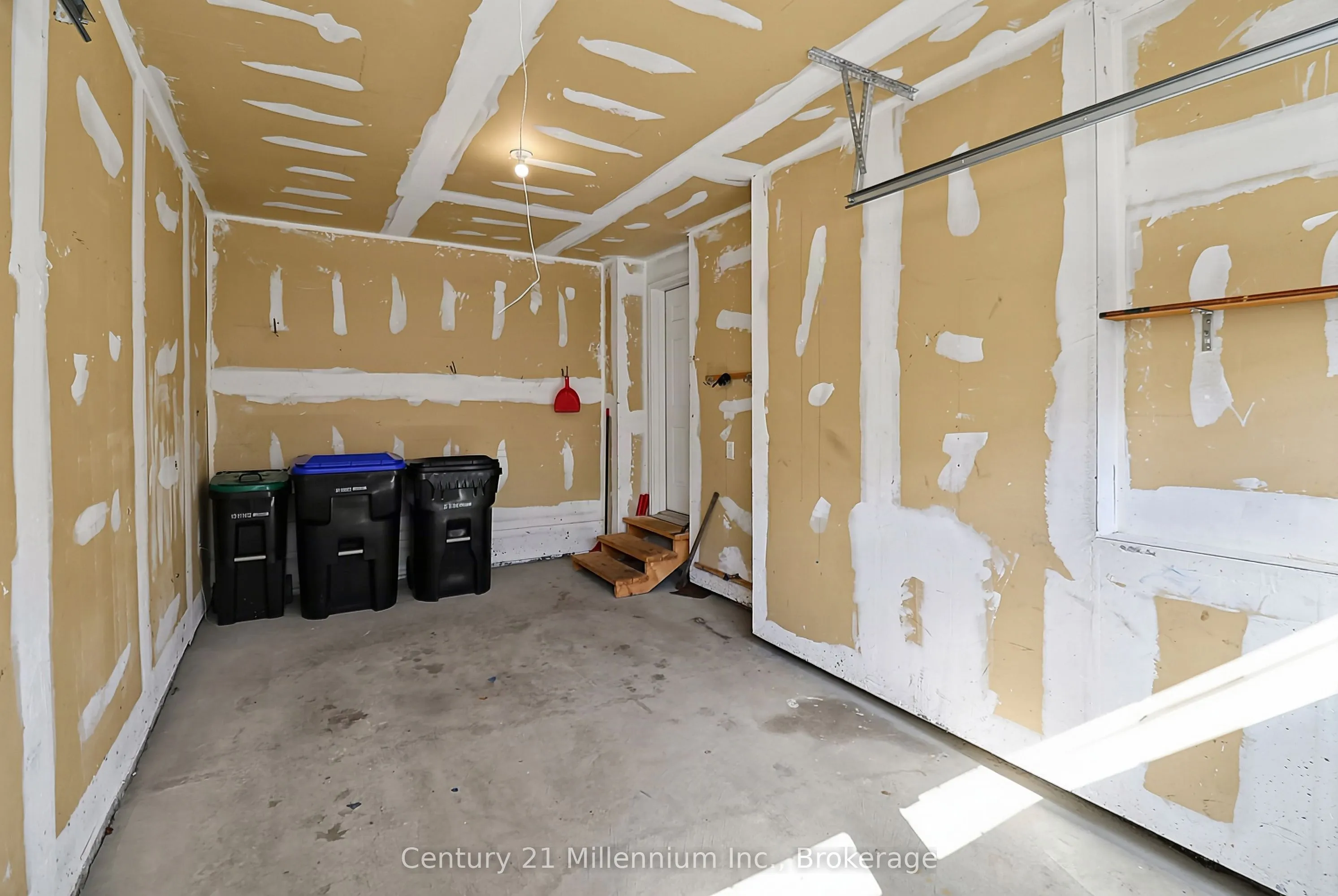 15 Gregory Avenue #15