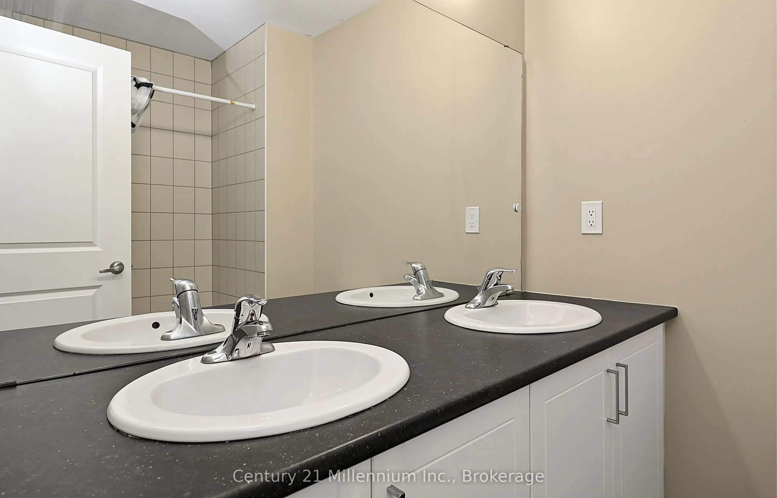 15 Gregory Avenue #15