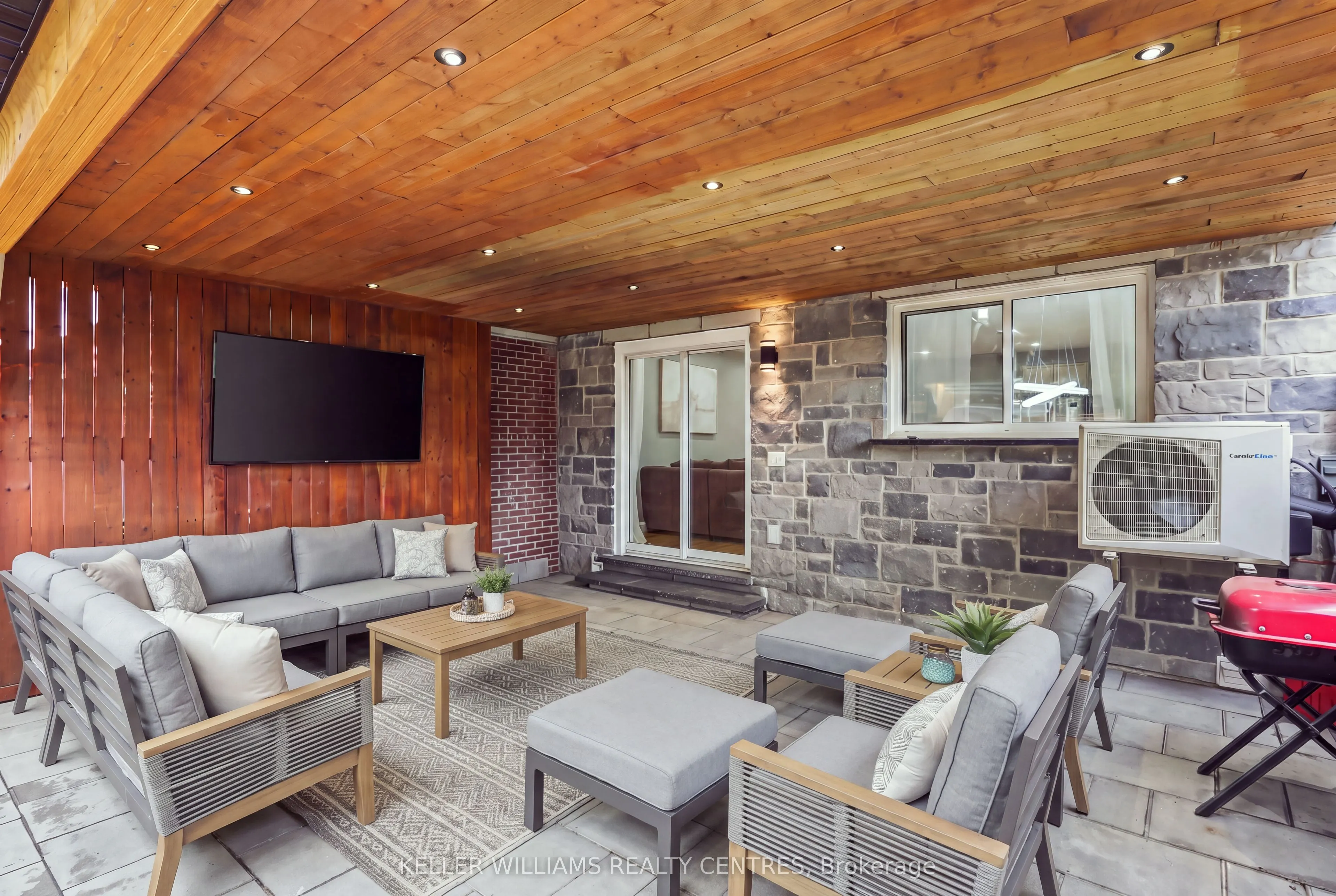 36 Chaucer Crescent