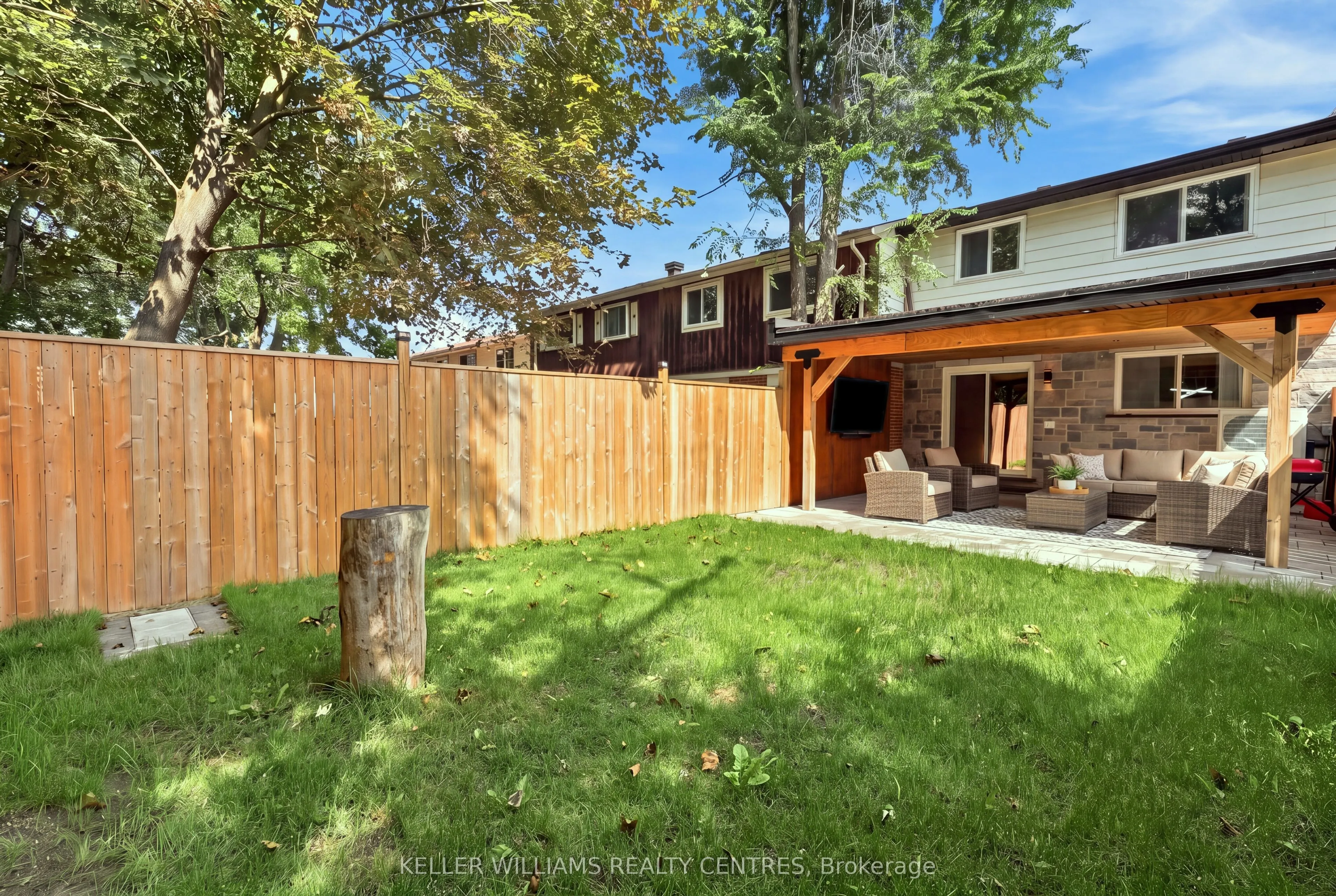 36 Chaucer Crescent