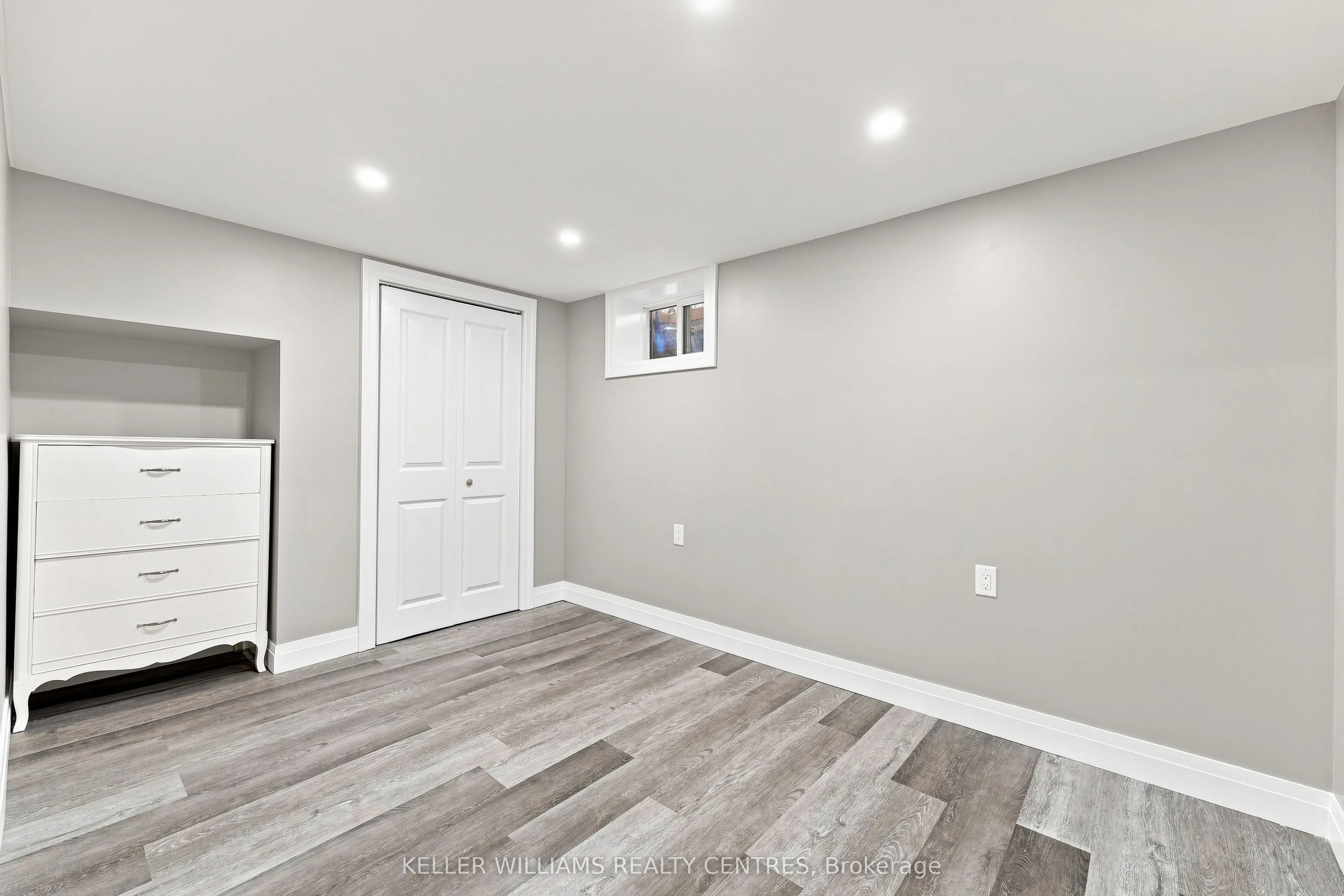 36 Chaucer Crescent