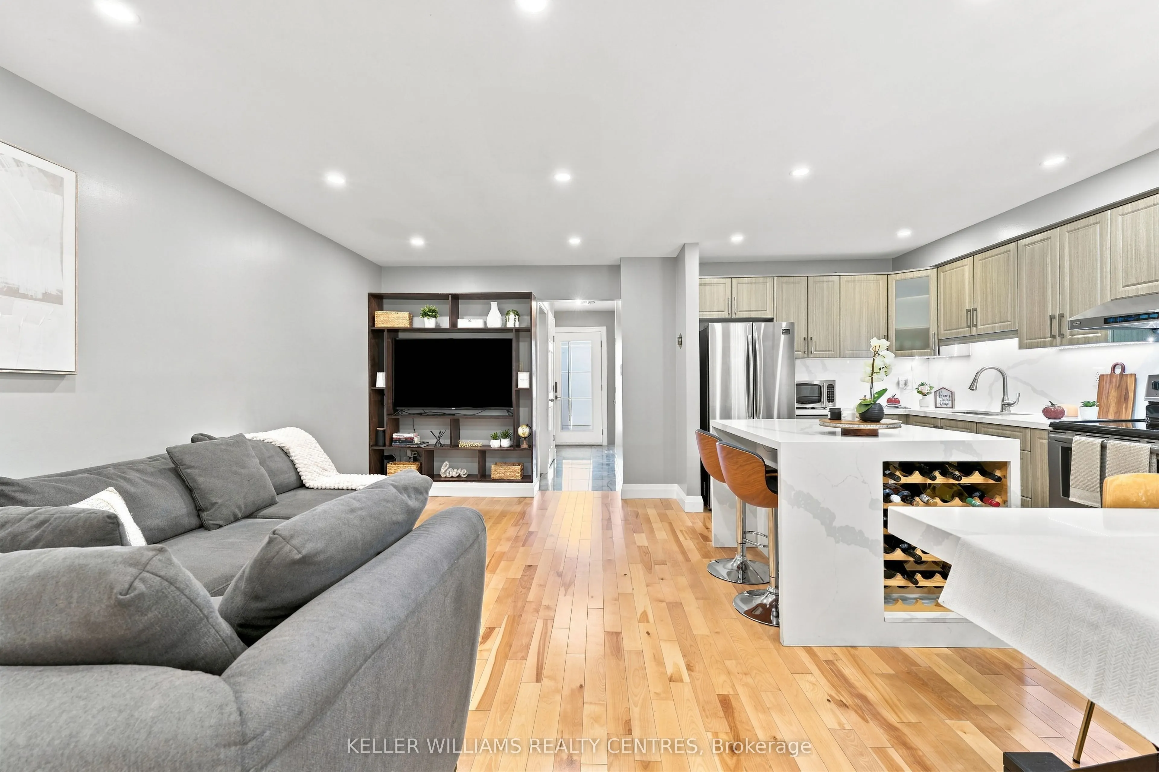 36 Chaucer Crescent