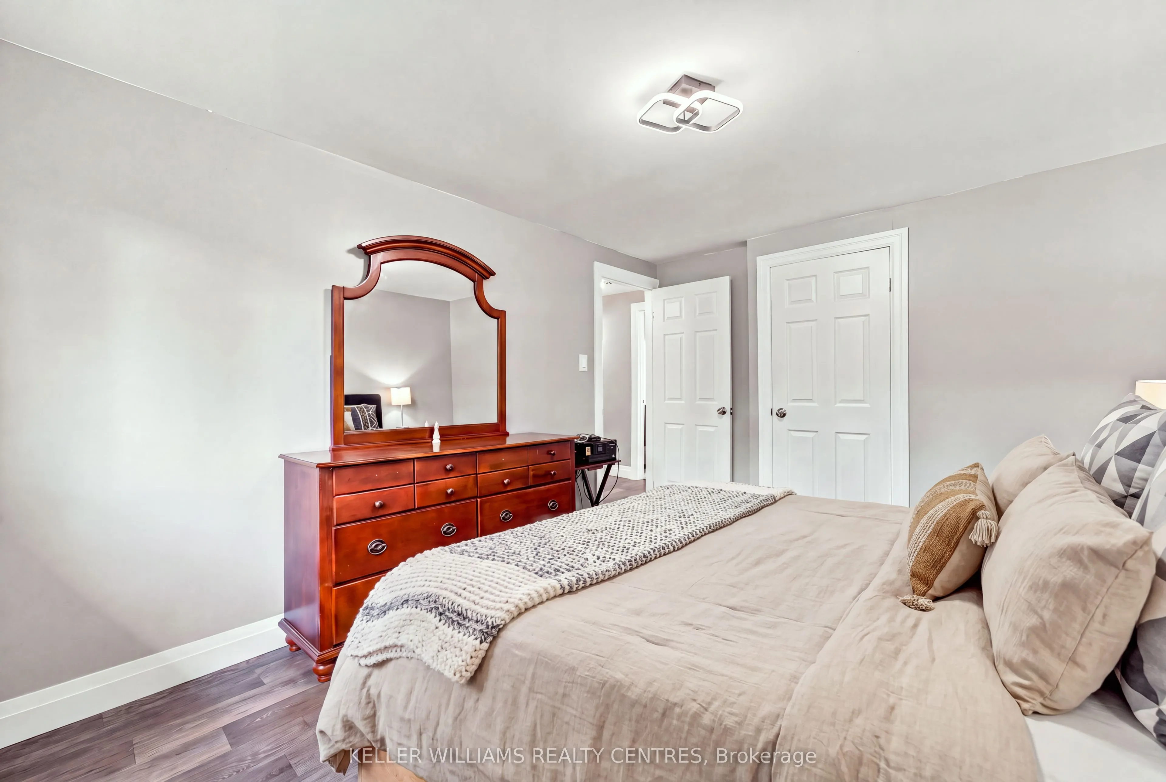 36 Chaucer Crescent