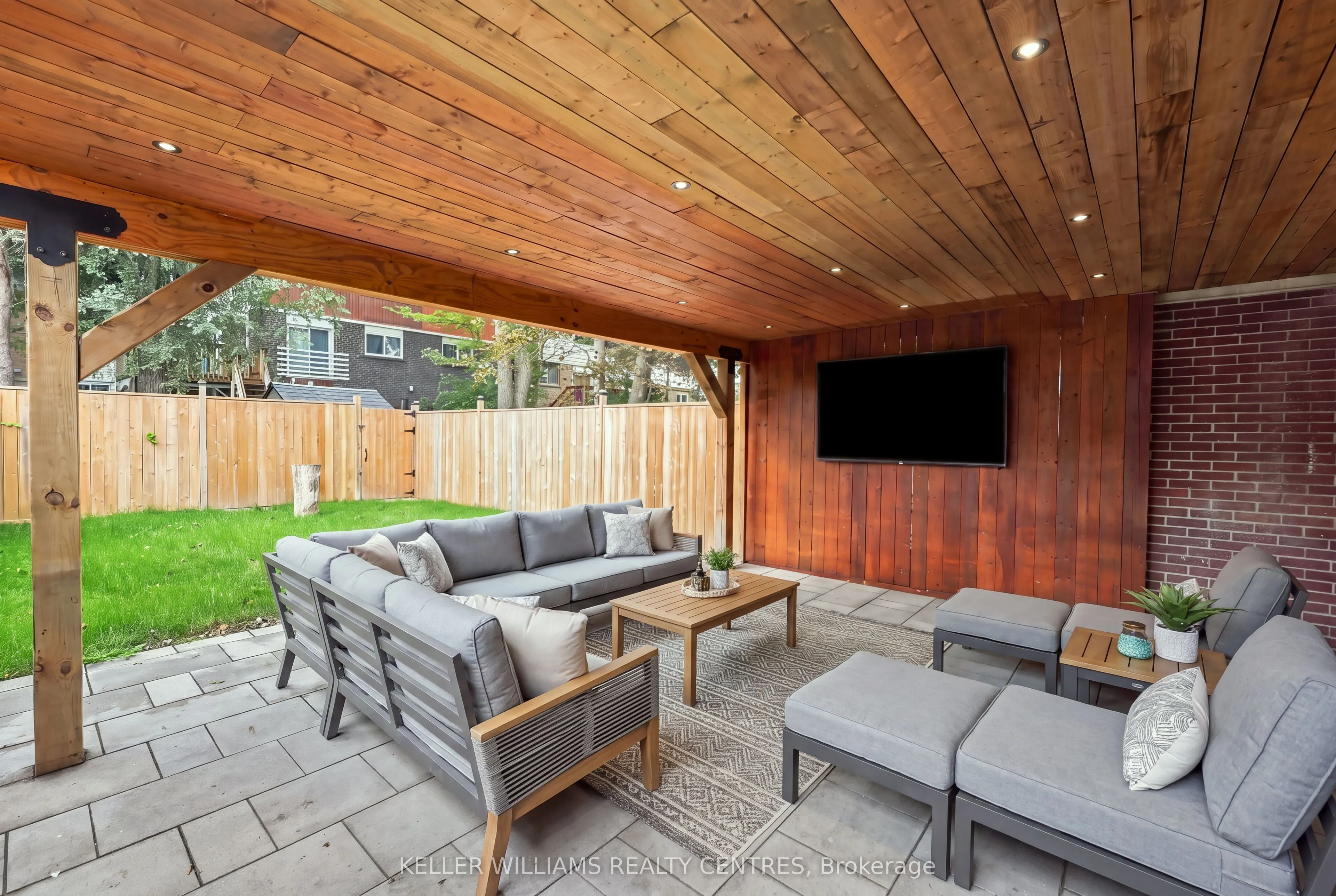 36 Chaucer Crescent
