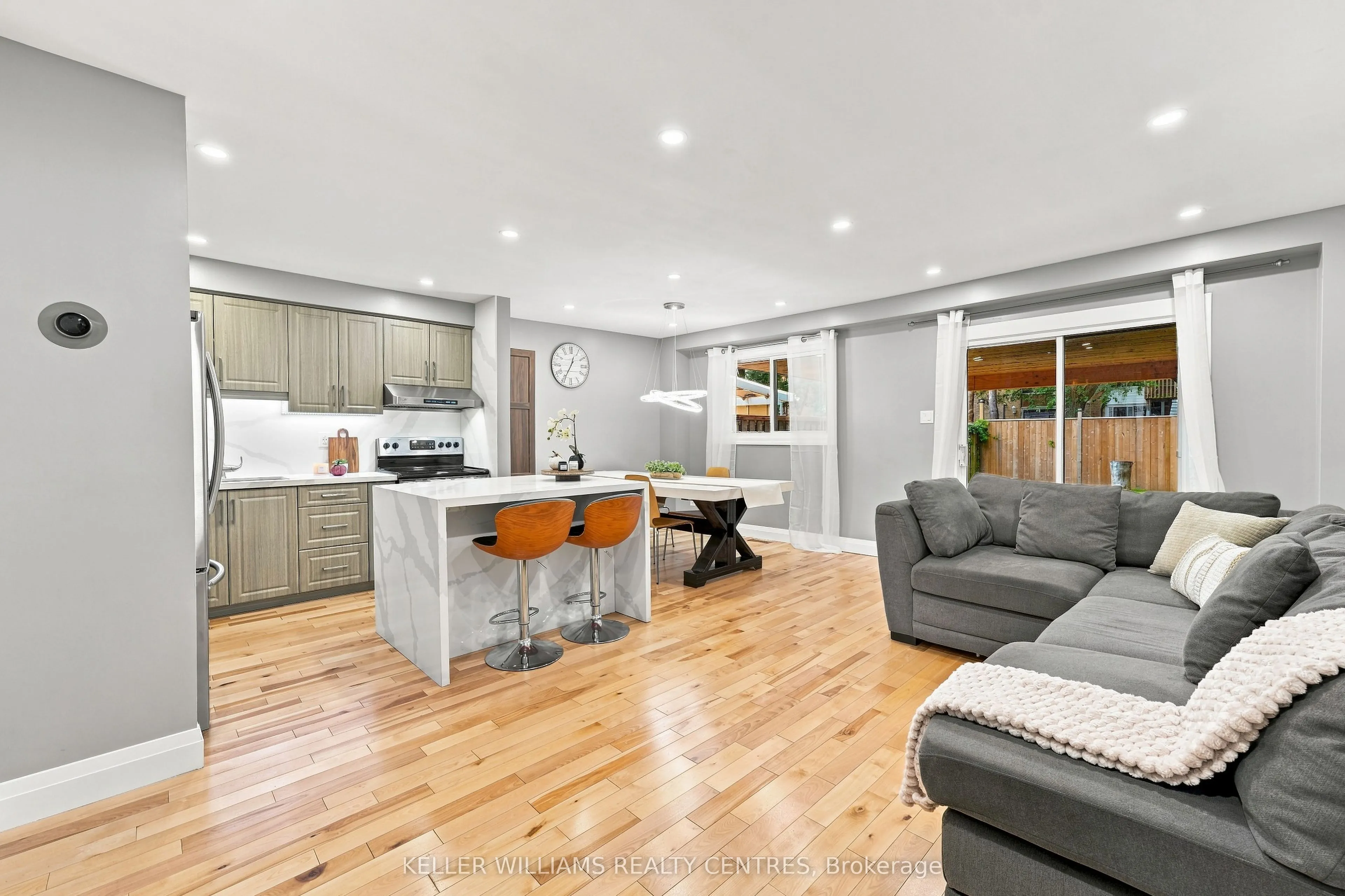 36 Chaucer Crescent