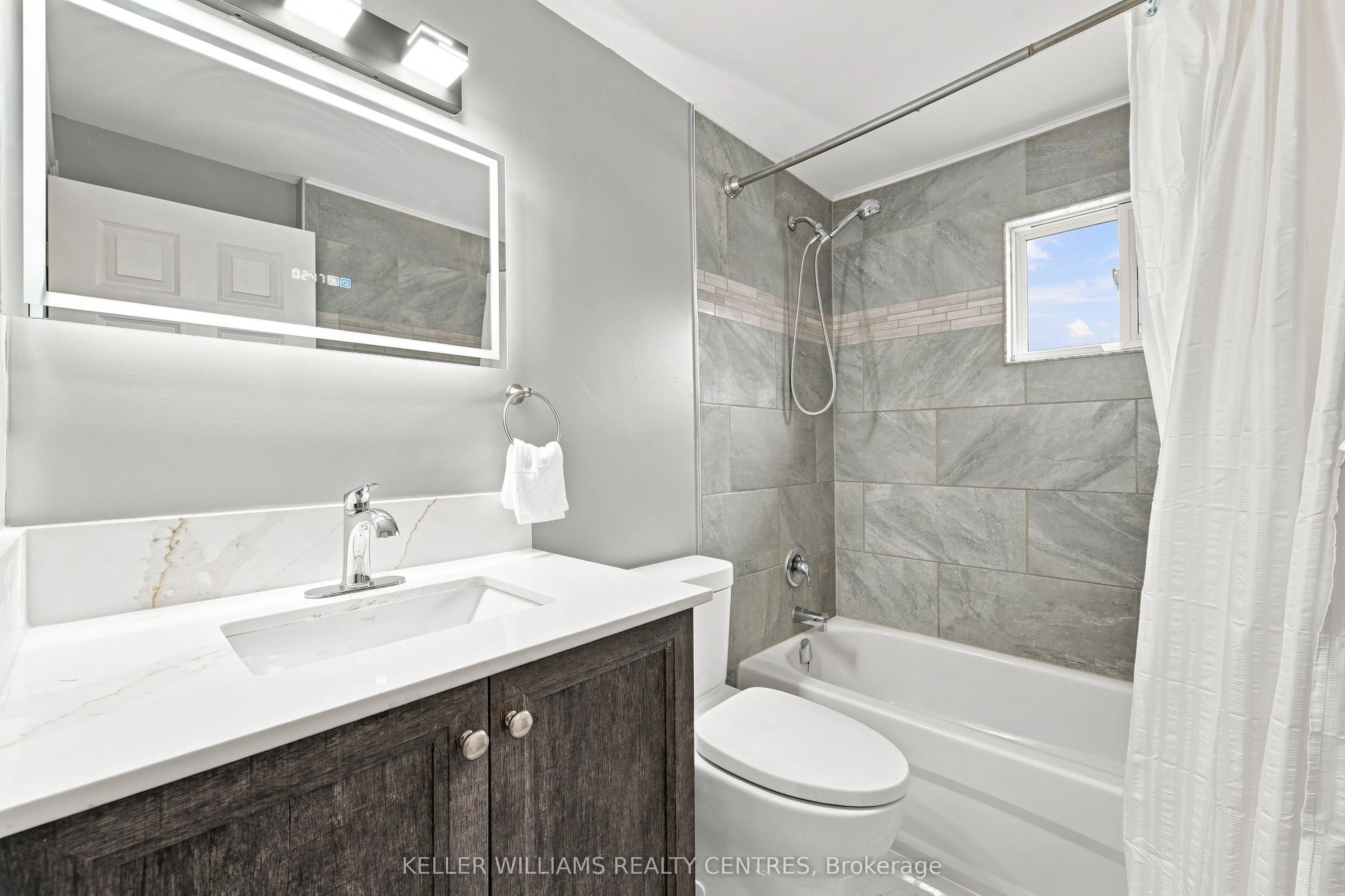 36 Chaucer Crescent