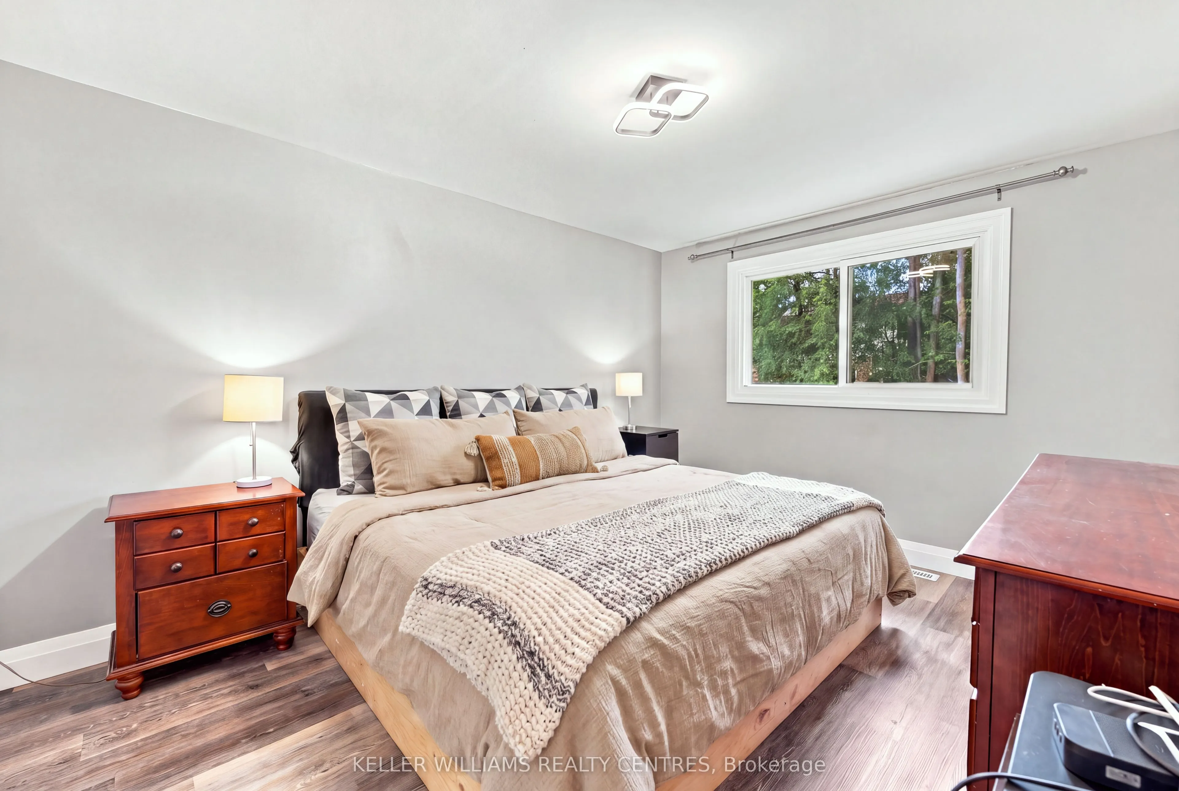 36 Chaucer Crescent