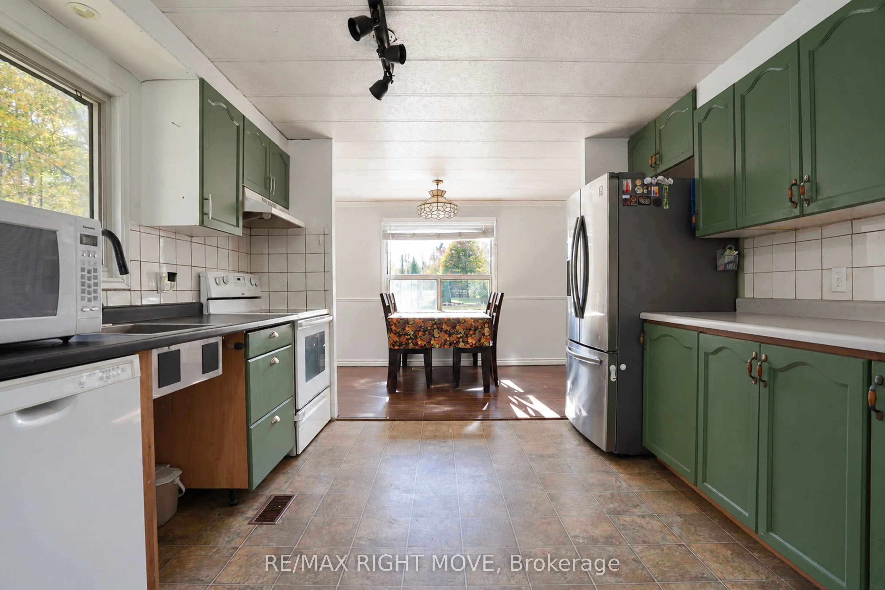 1108 Monck Road
