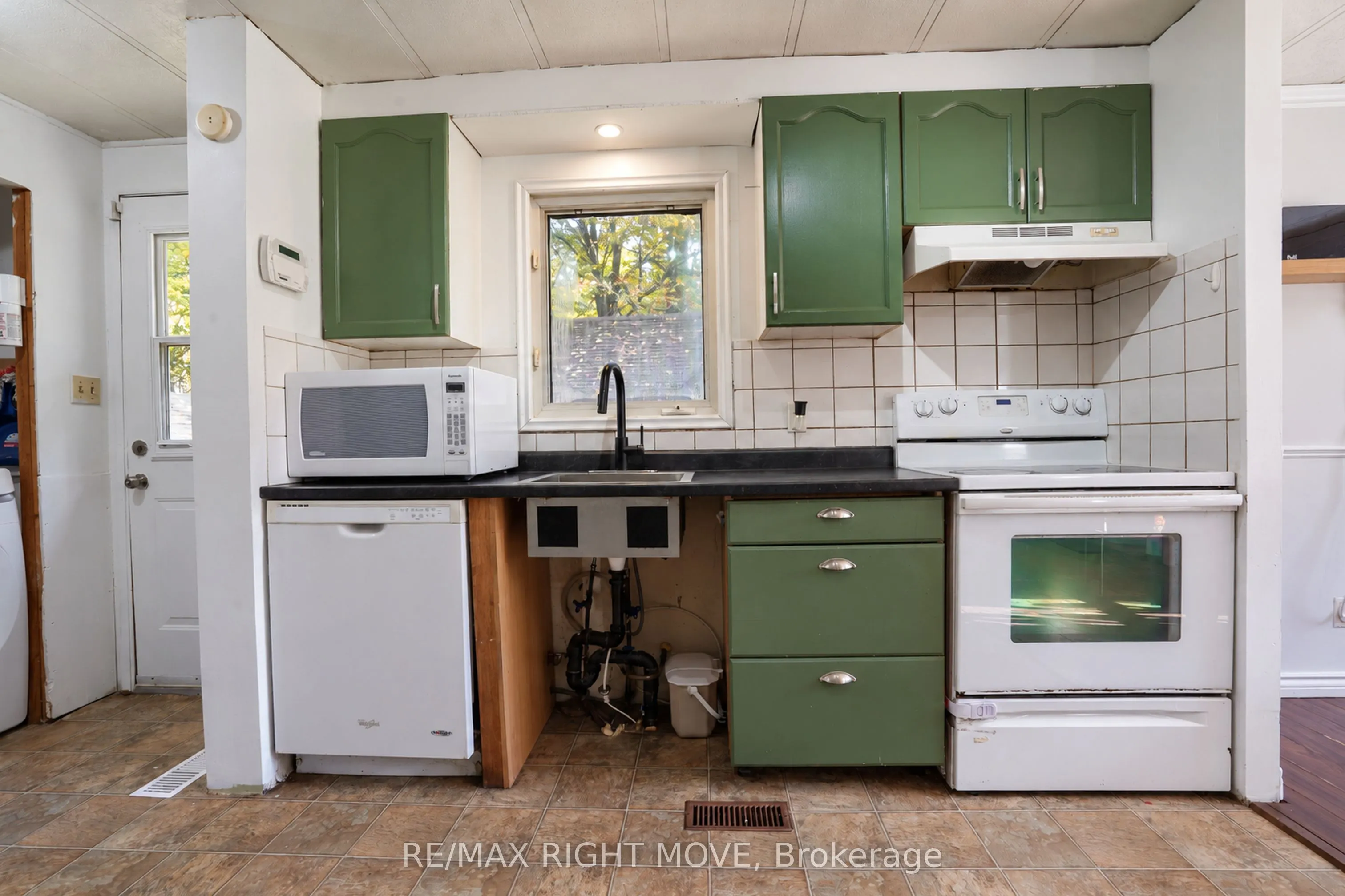 1108 Monck Road