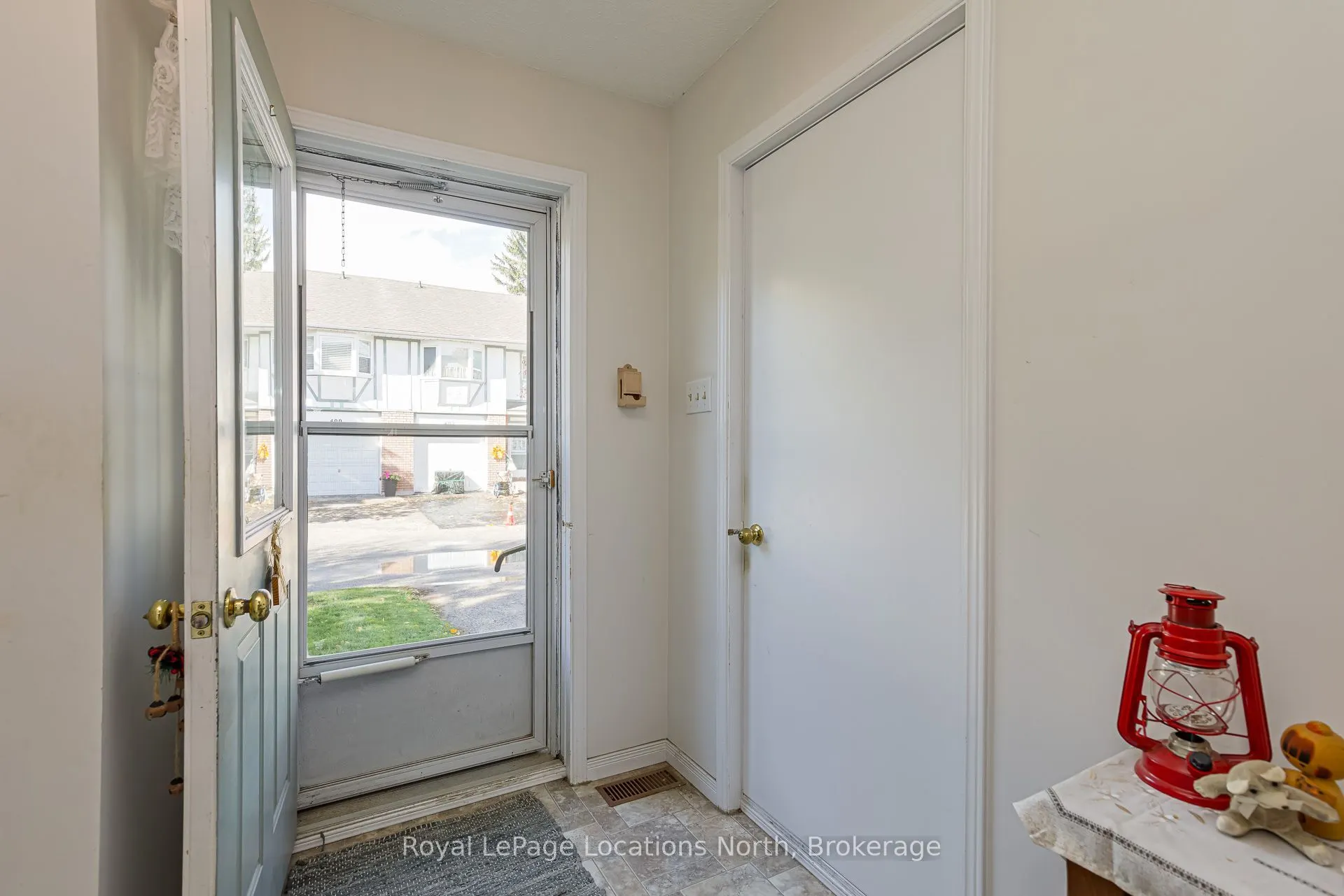 403 Thomas Street S #8