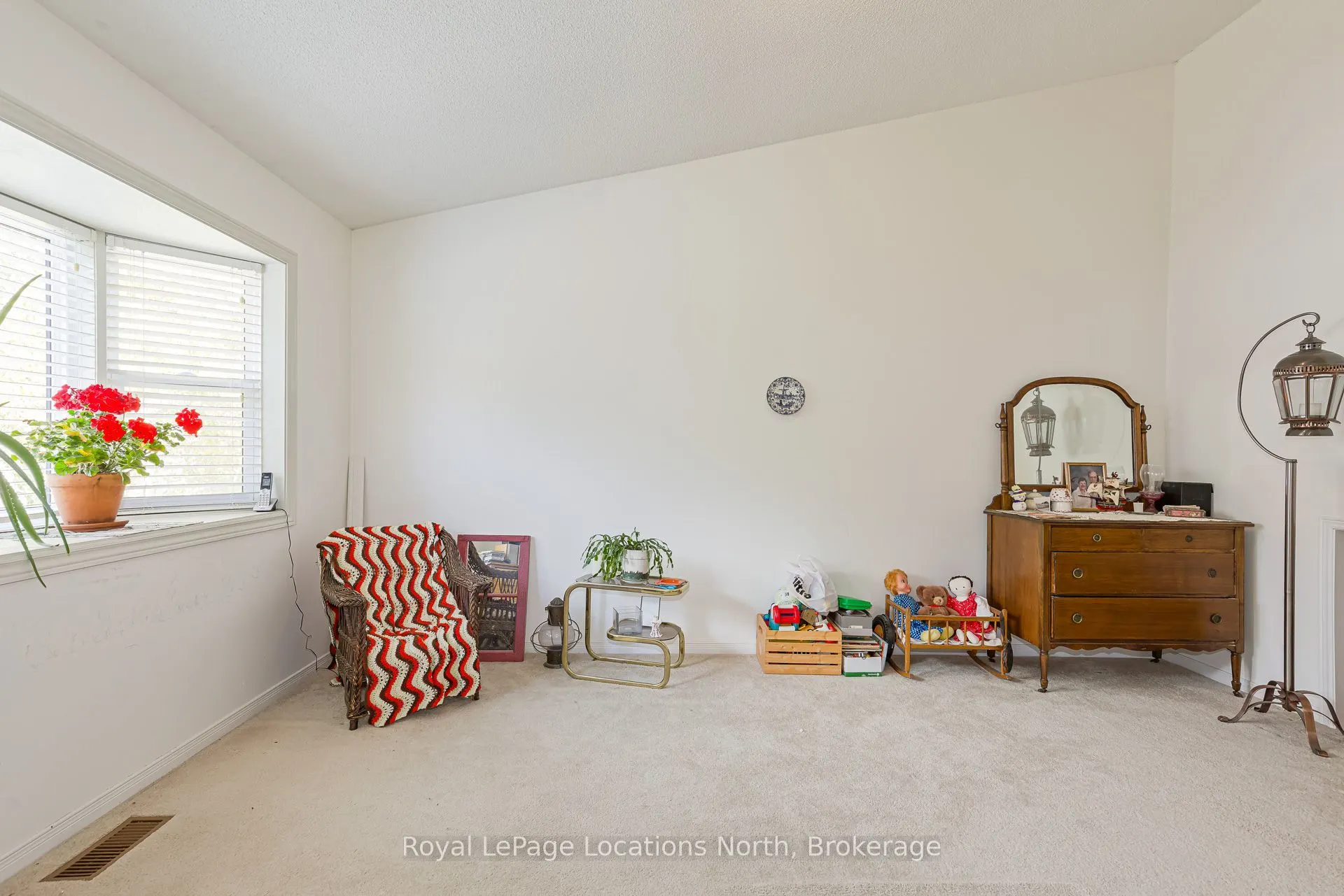 403 Thomas Street S #8