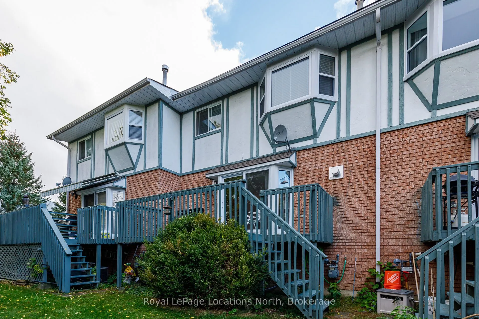 403 Thomas Street S #8