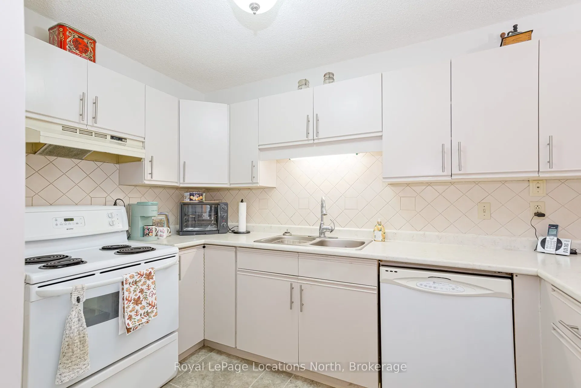 403 Thomas Street S #8