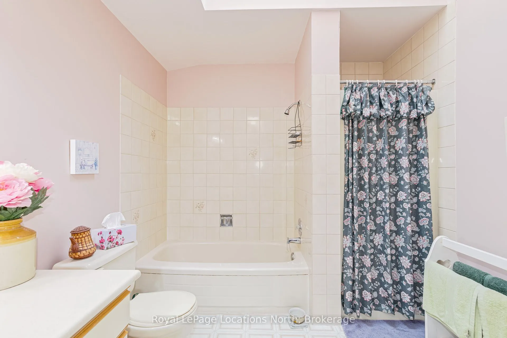 403 Thomas Street S #8