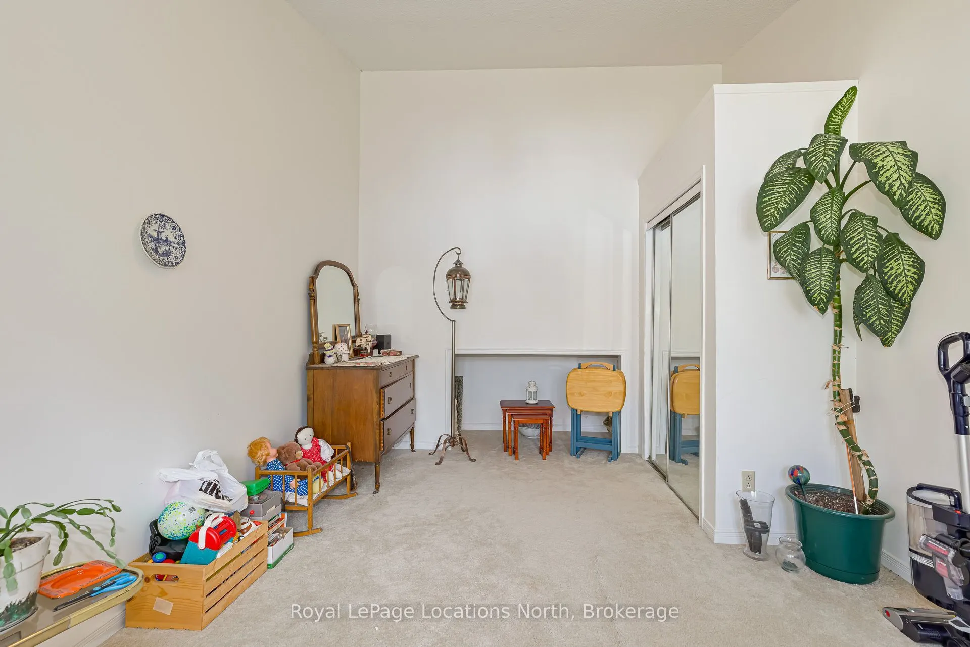 403 Thomas Street S #8