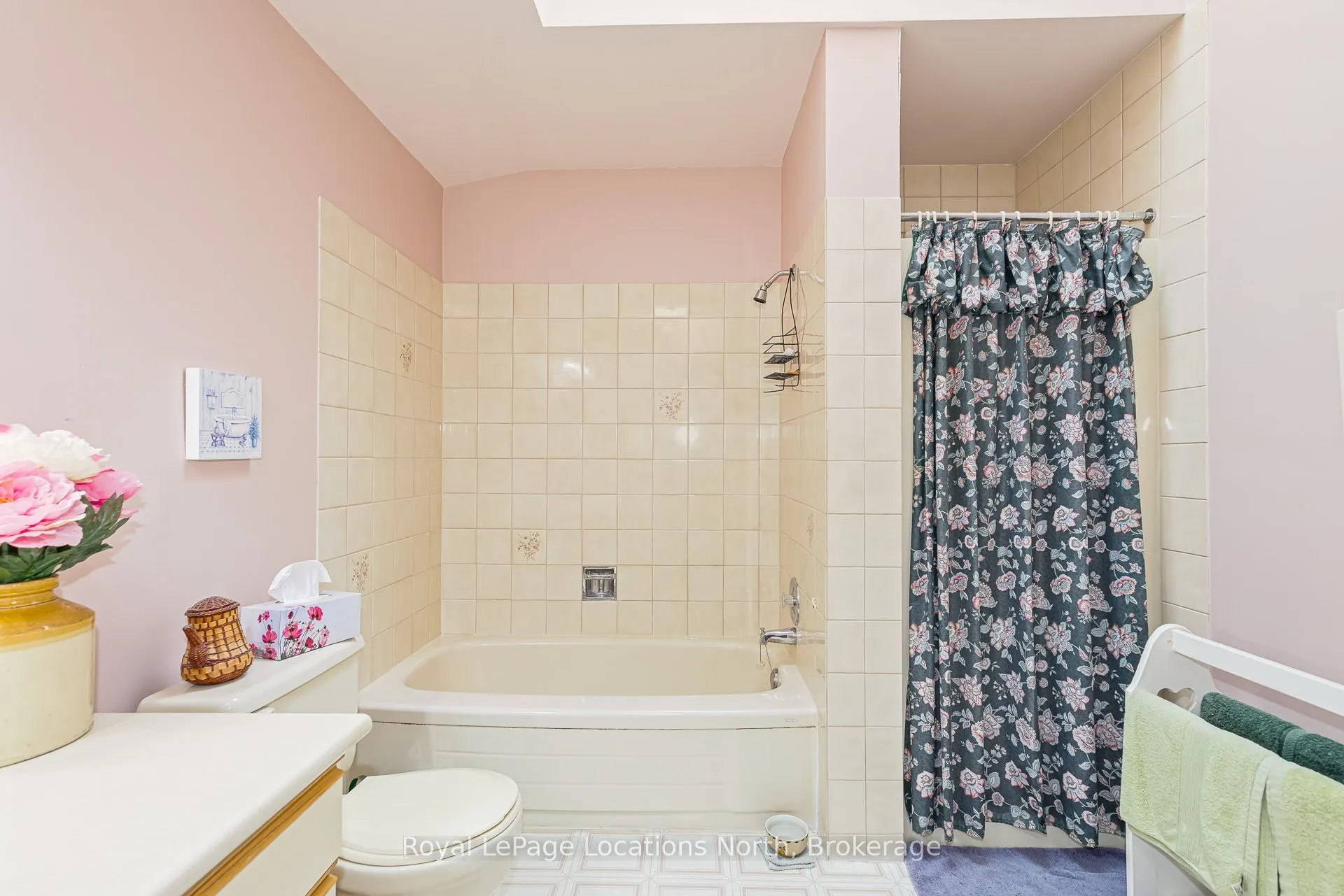 403 Thomas Street S #8