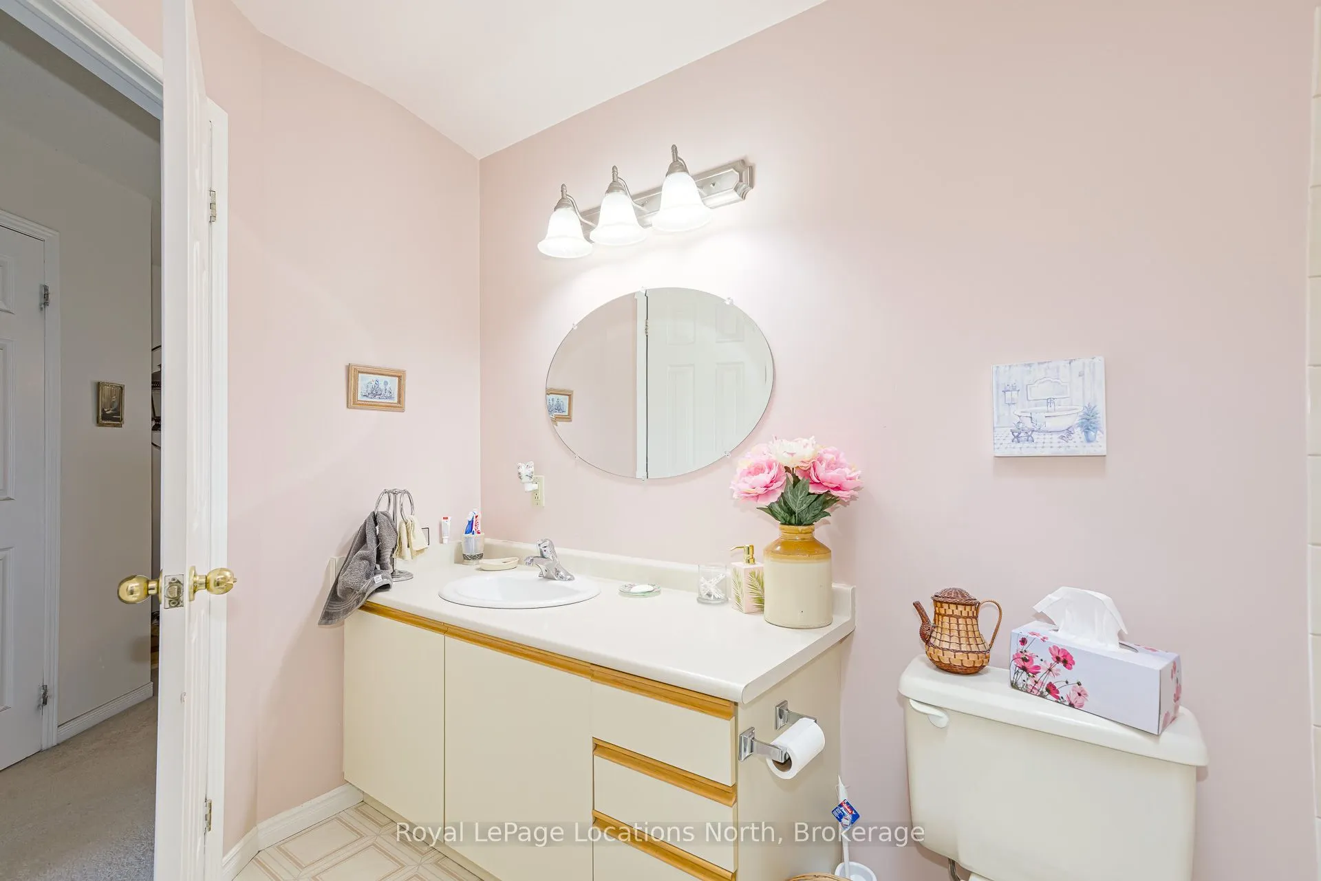 403 Thomas Street S #8