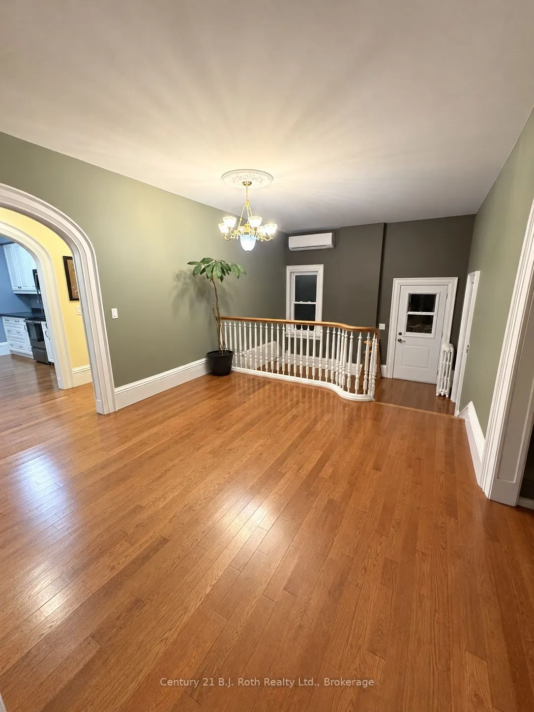422 King Street N #B