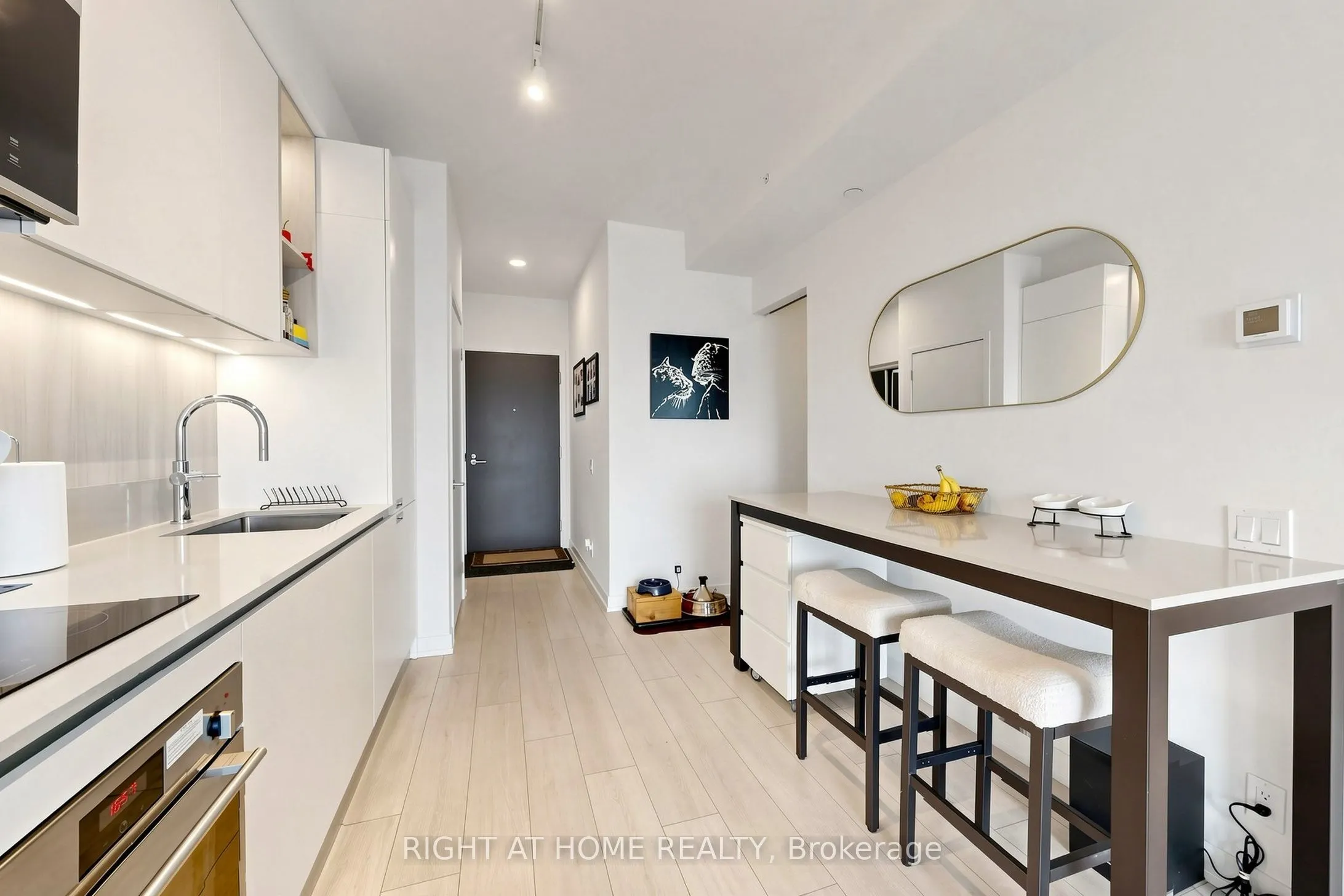 39 Mary Street #1809