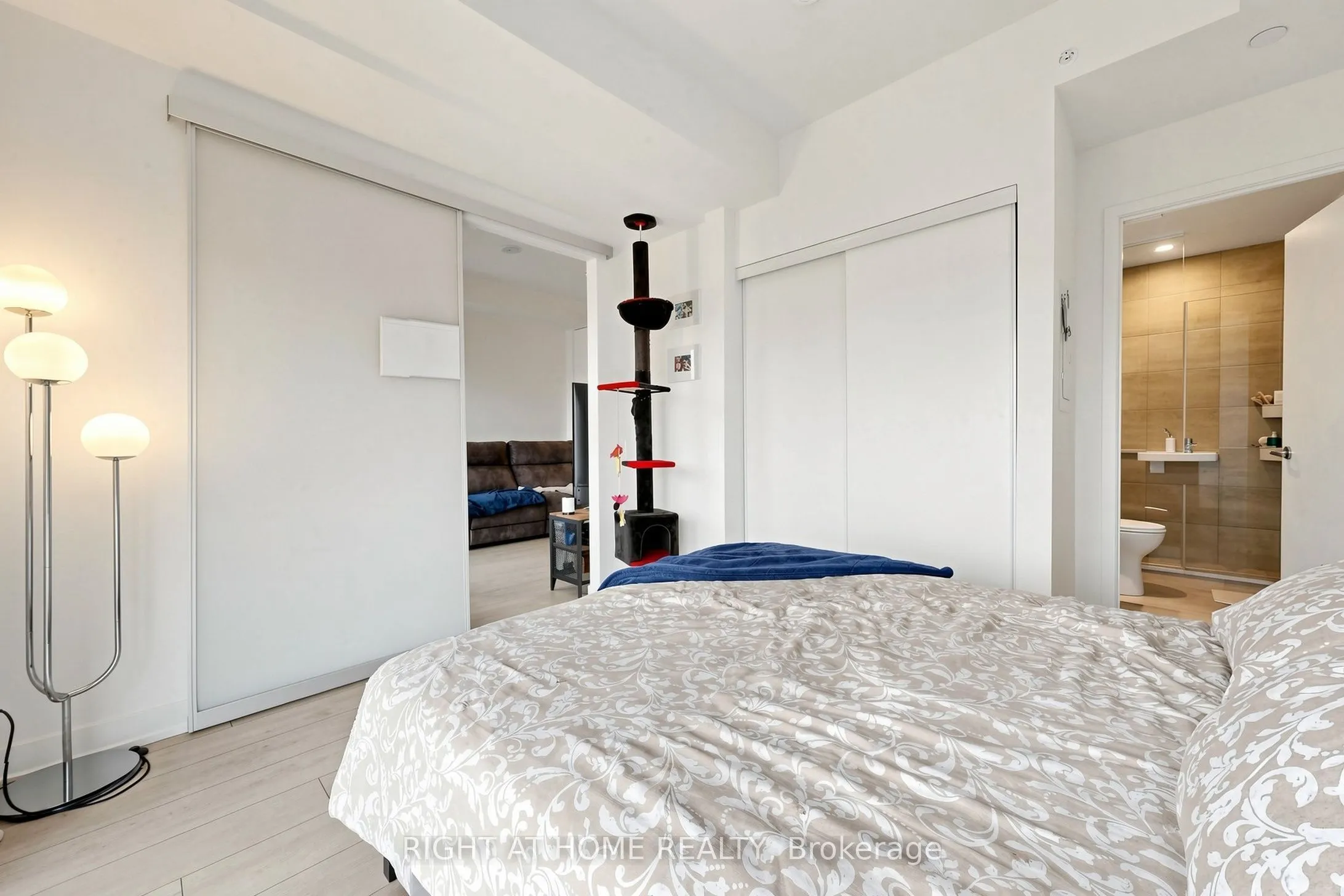 39 Mary Street #1809