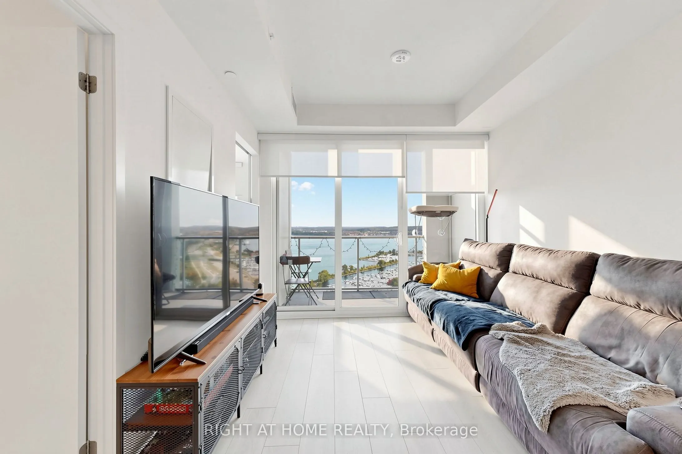 39 Mary Street #1809